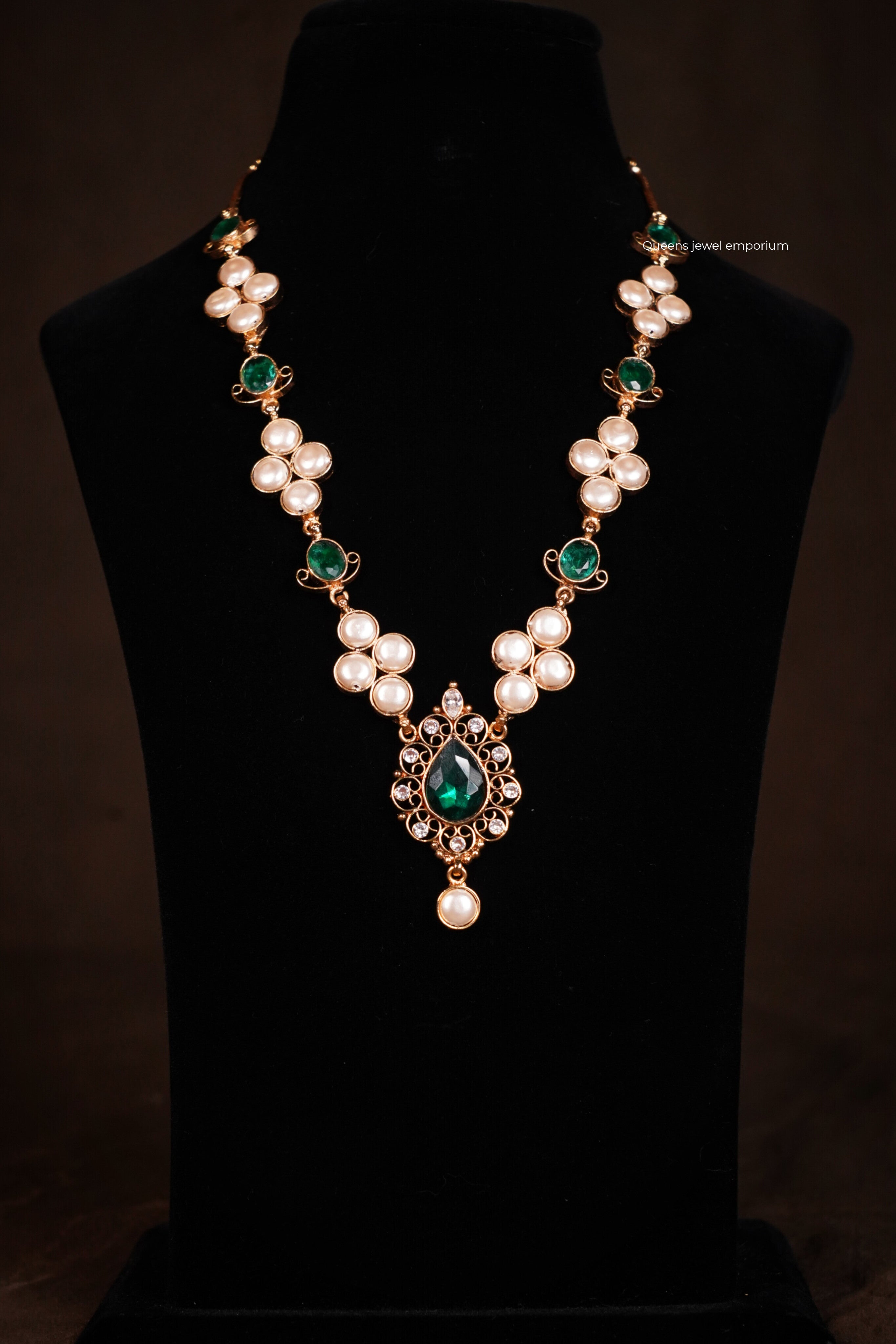 Victoria jubilee pear necklace