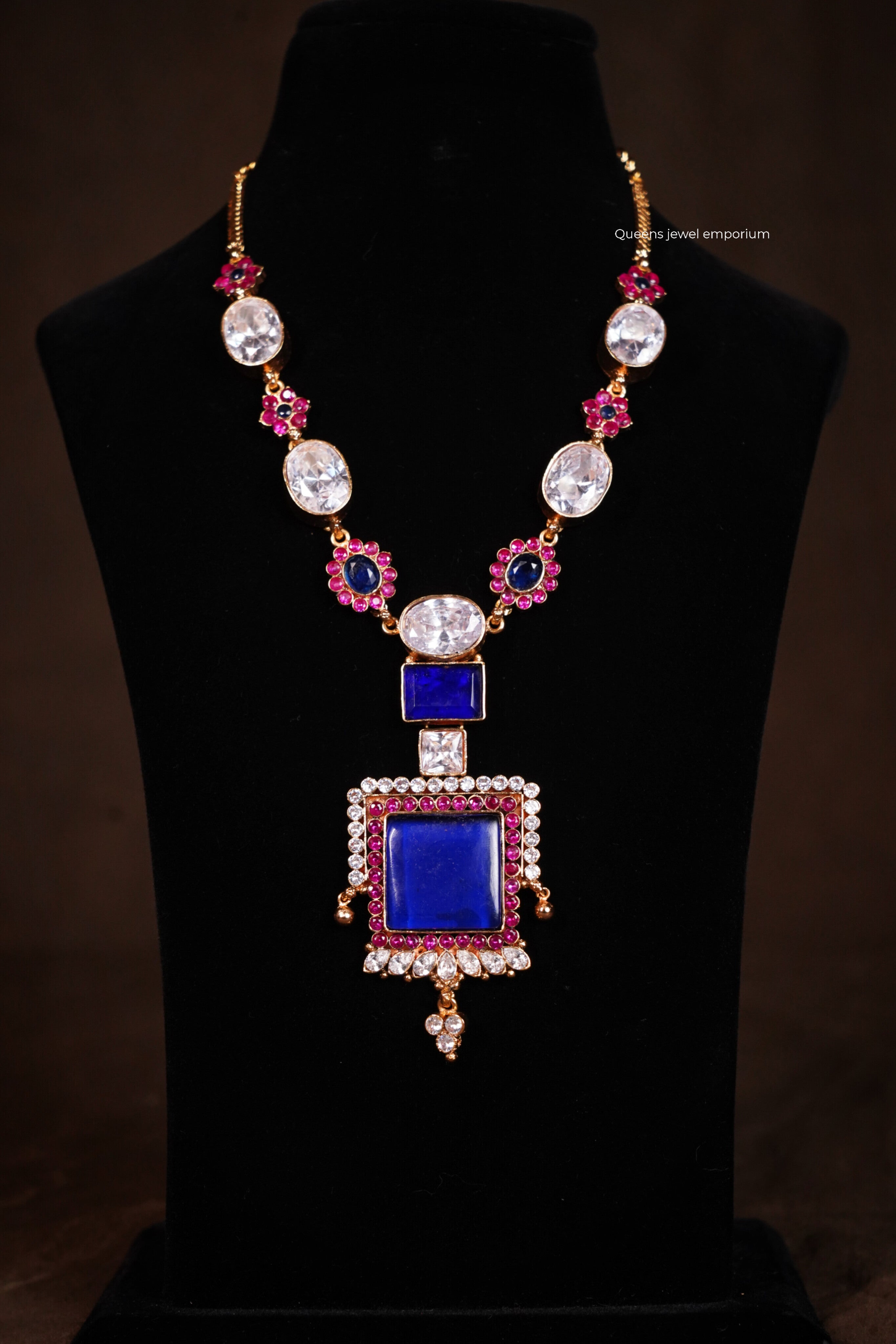 Regal Margret Necklace