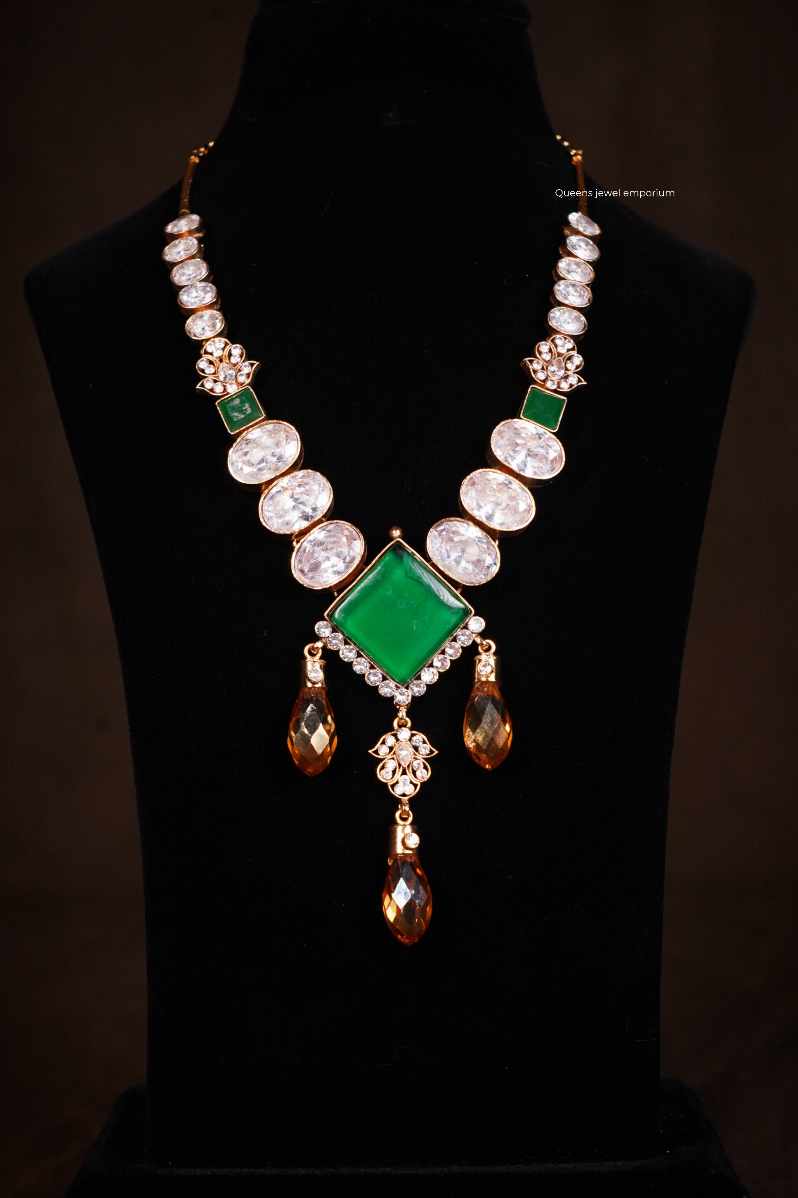 Royal chamber Necklace
