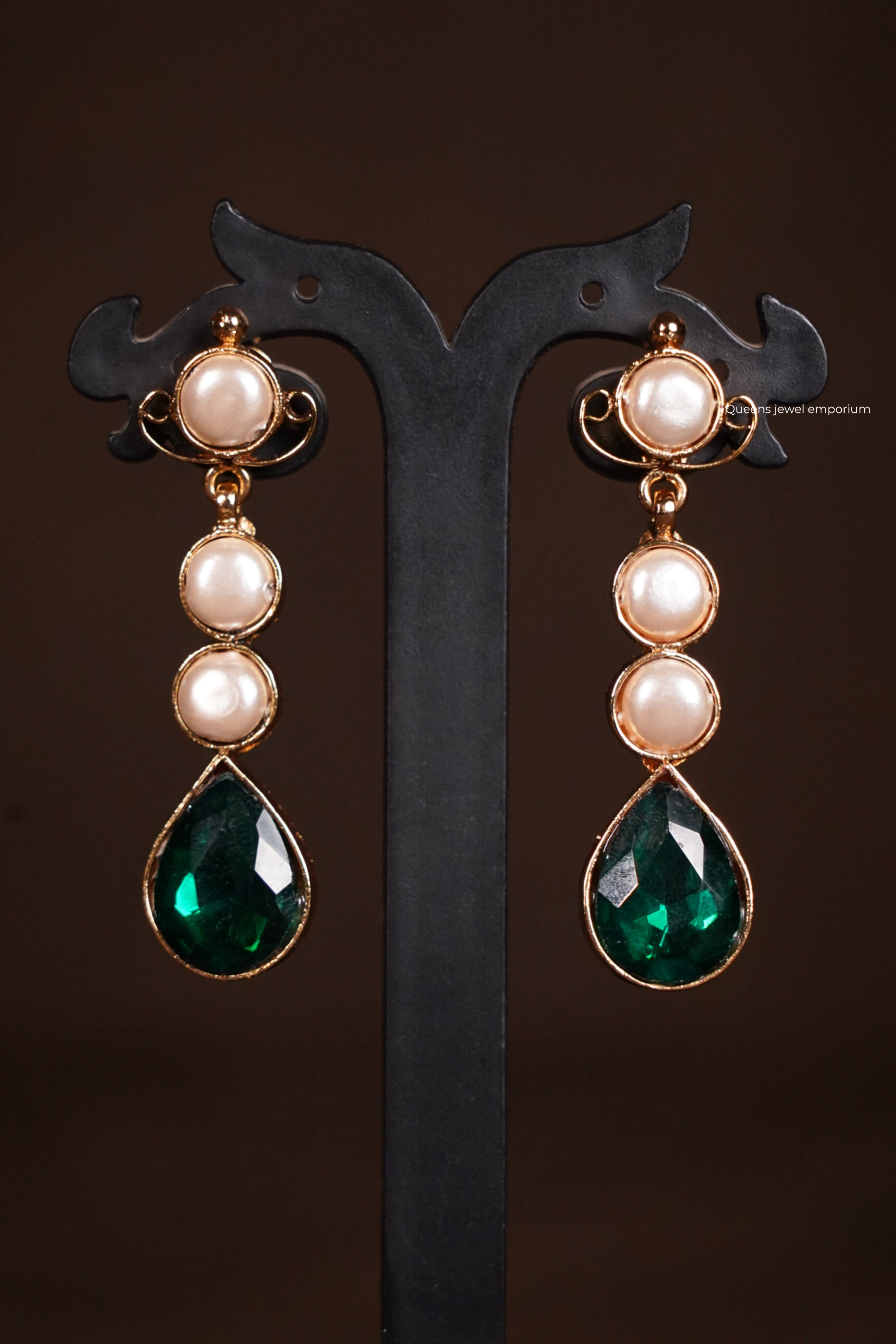 Victoria jubilee pear necklace