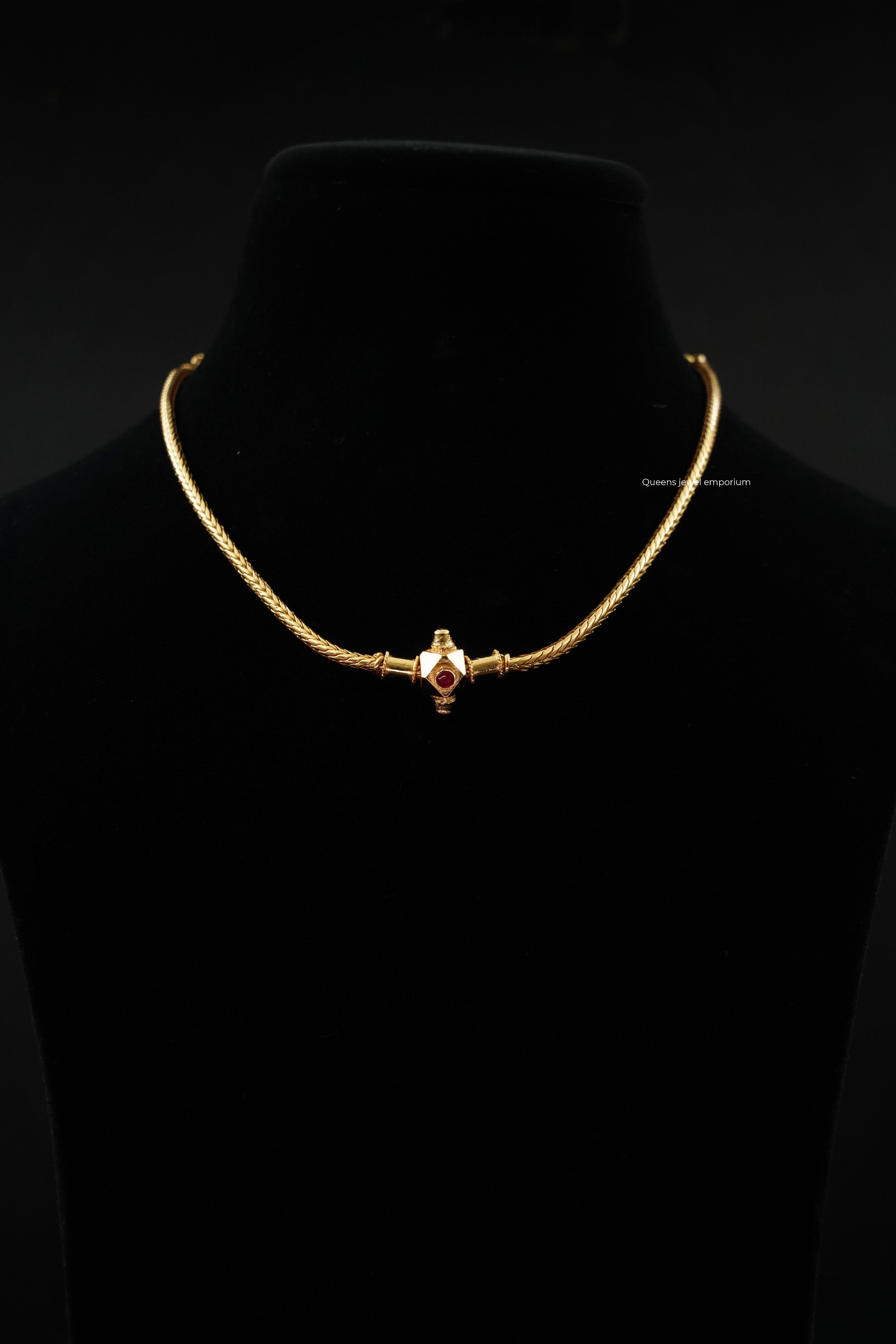 Puvitha Necklace