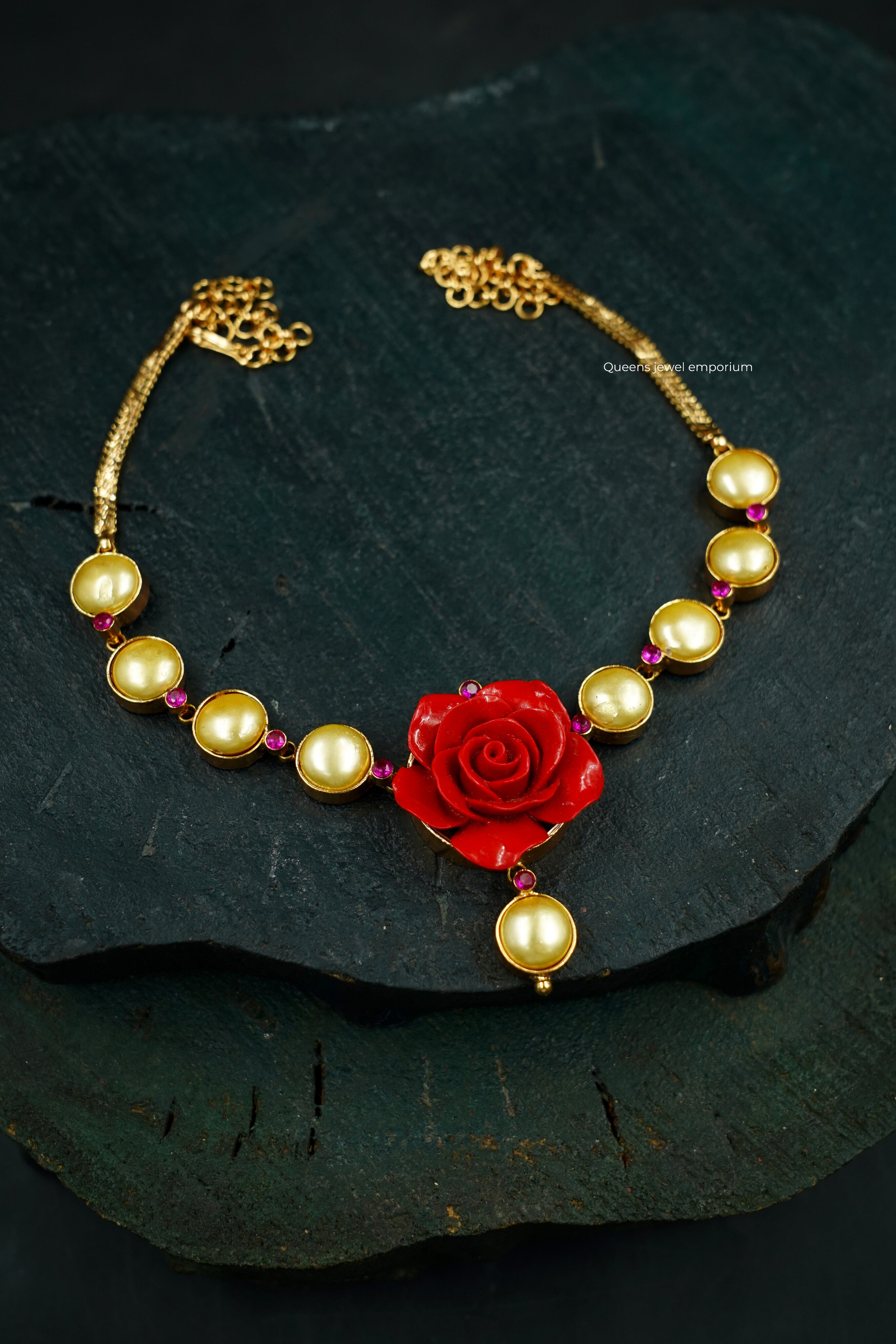 Pearls Rose Necklace