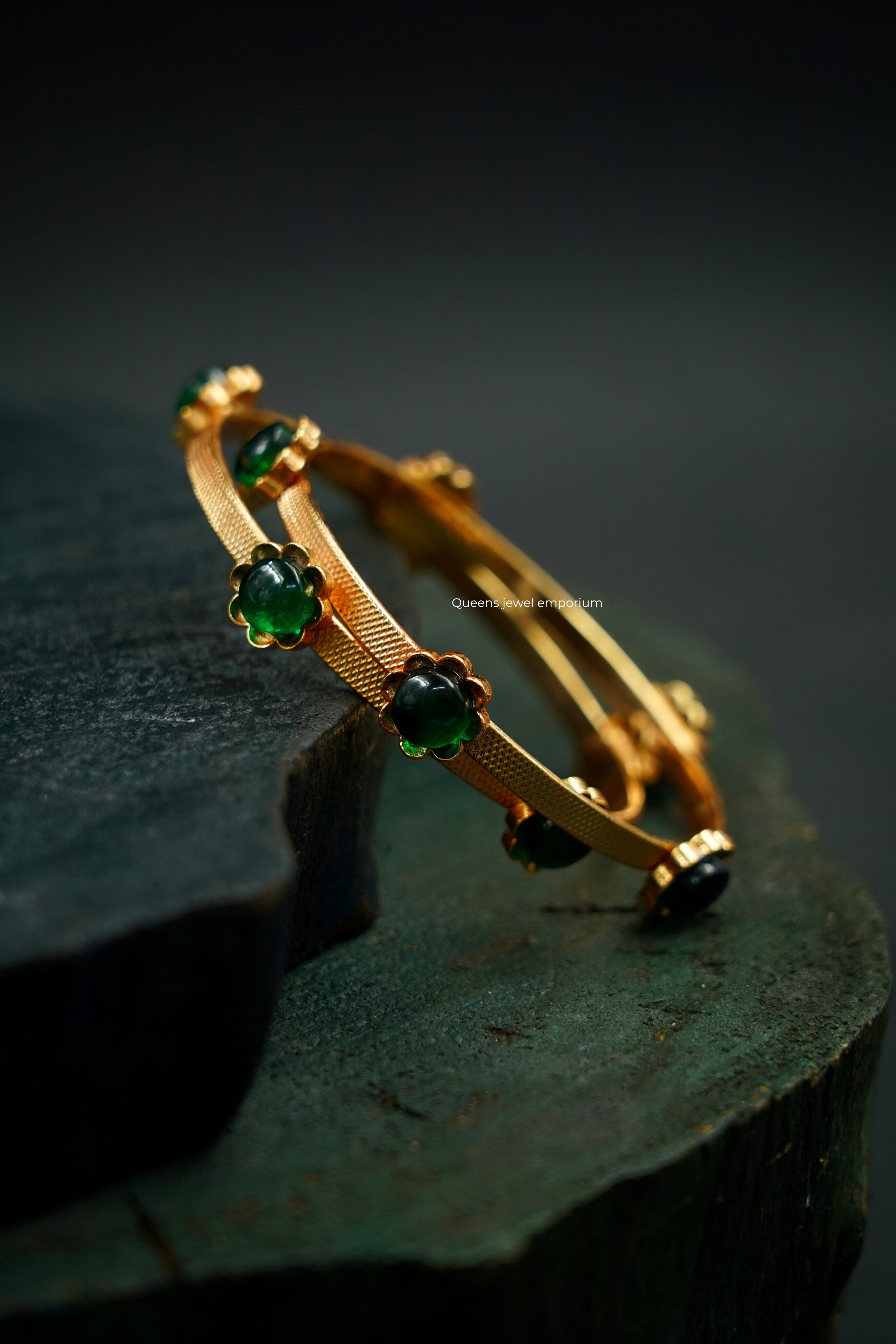 Yazhini Floral Bangle