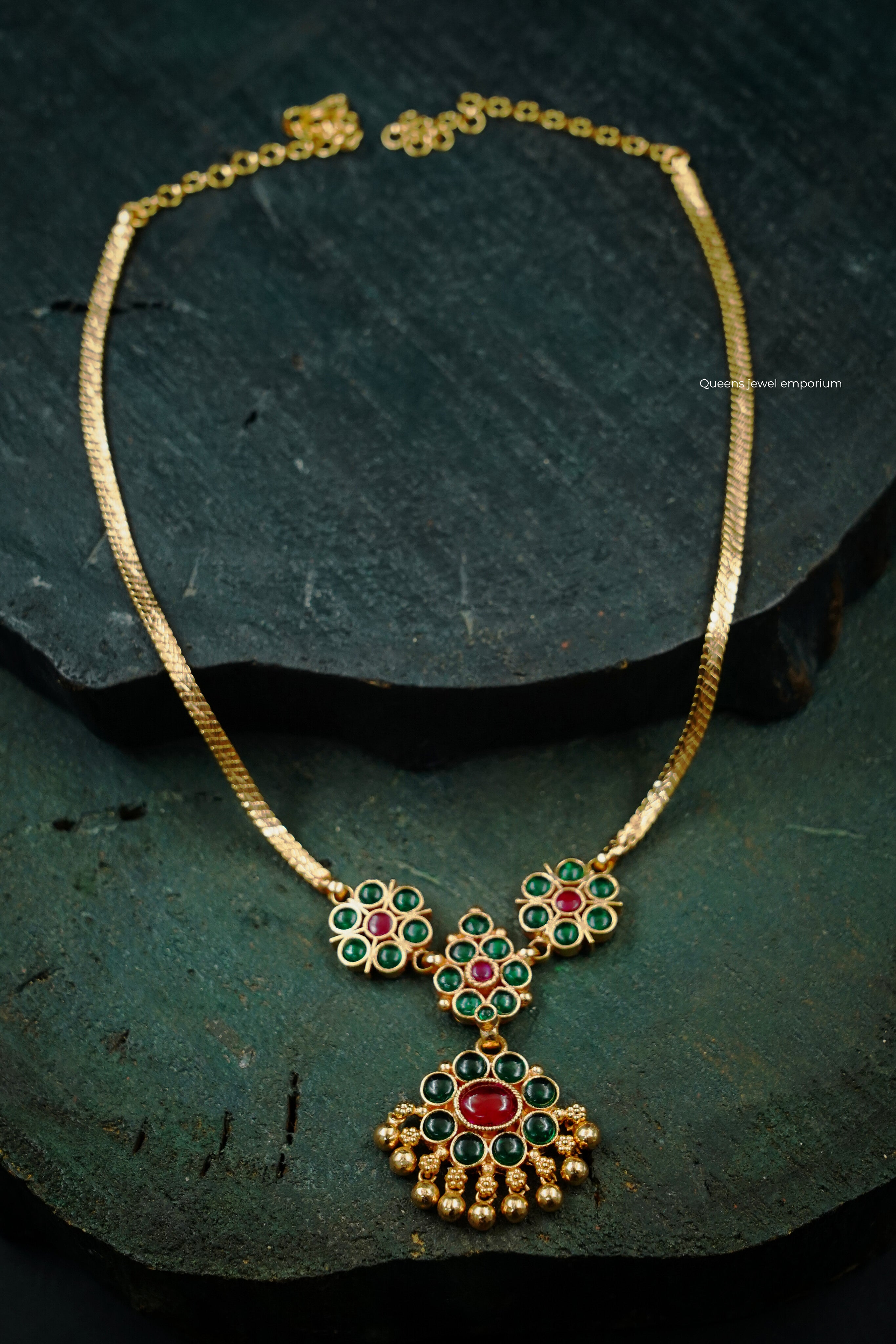 Yazhal Yuga Adigai - Green