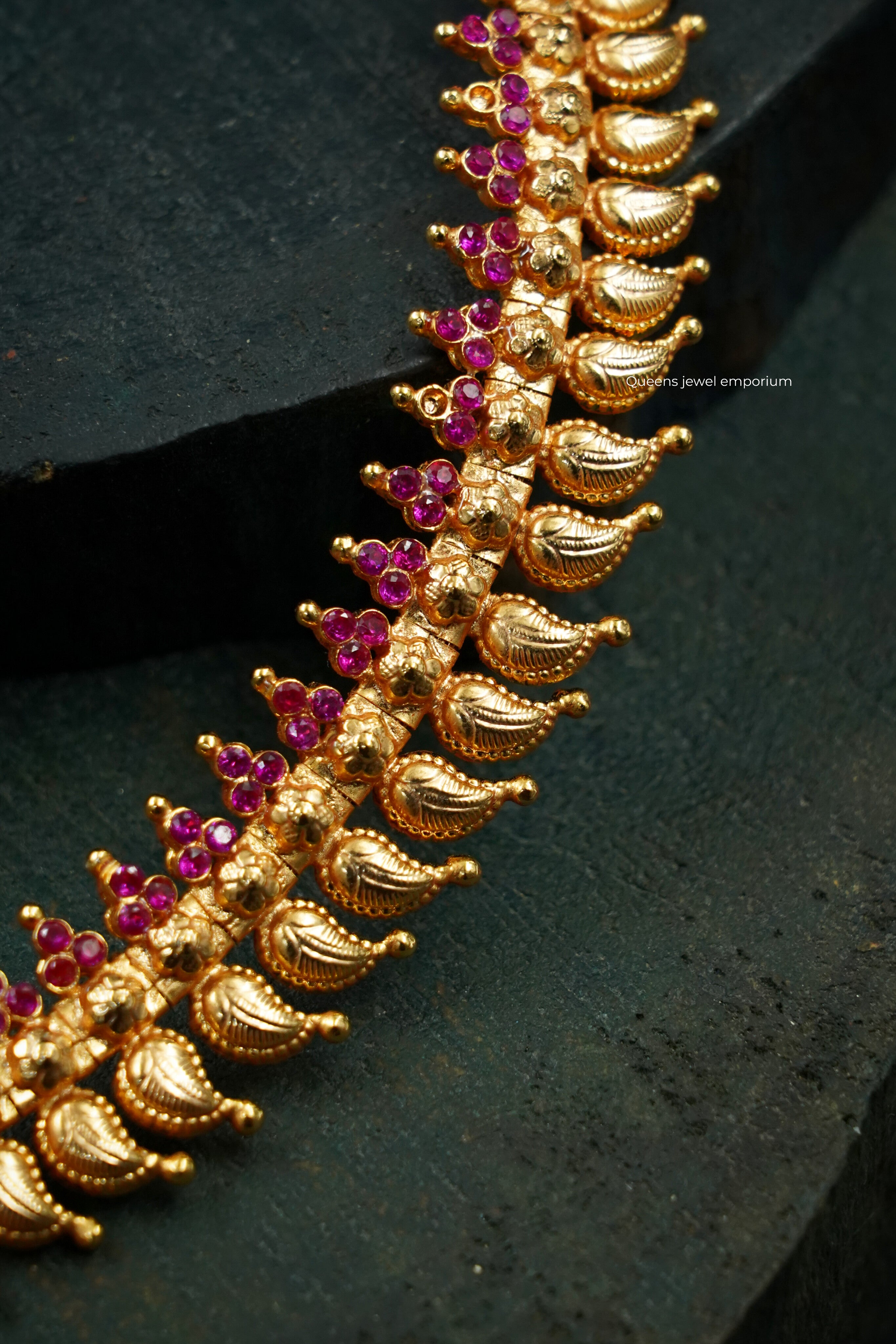 Classic Mango Necklace