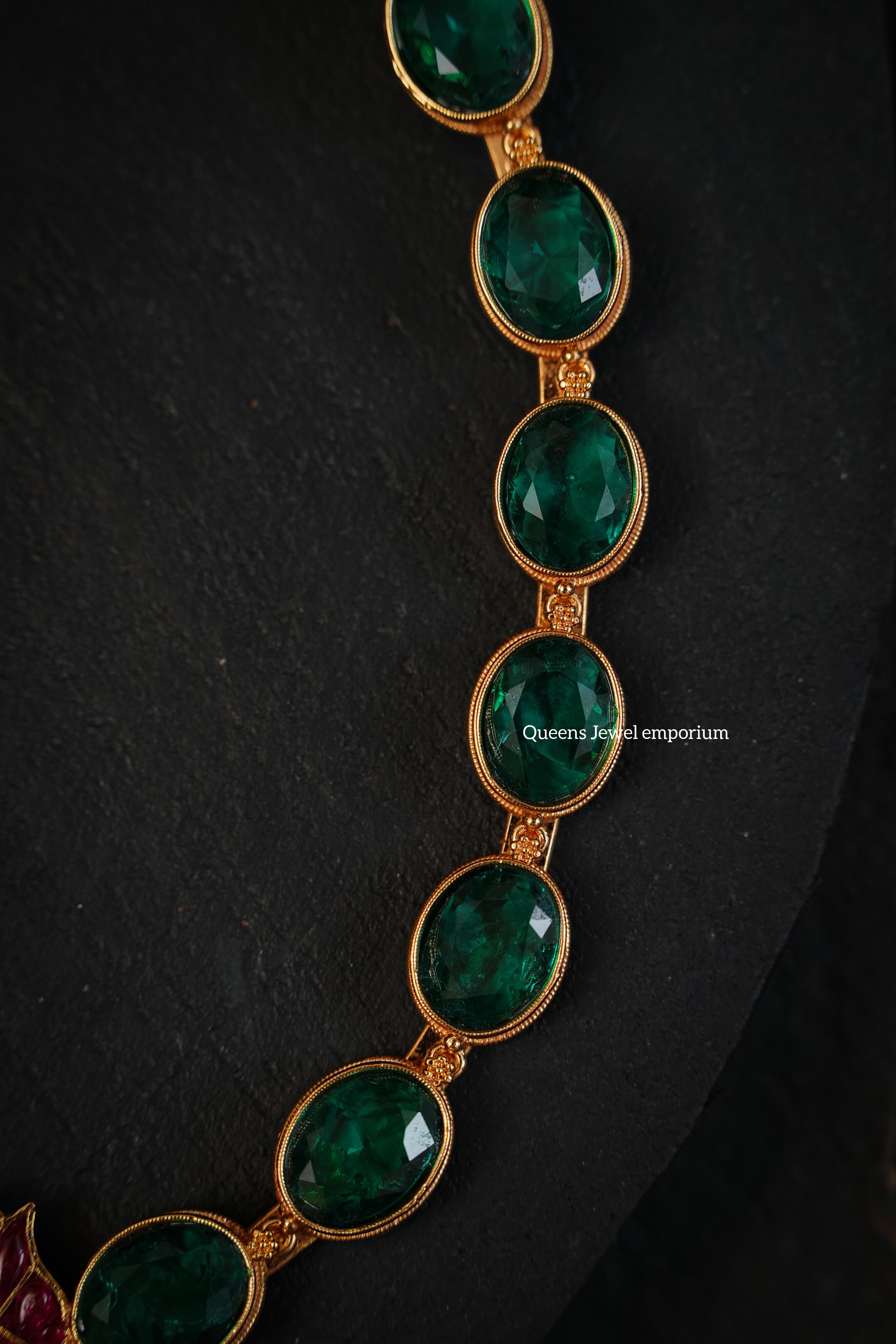 Sundara Devi Hasli Necklace