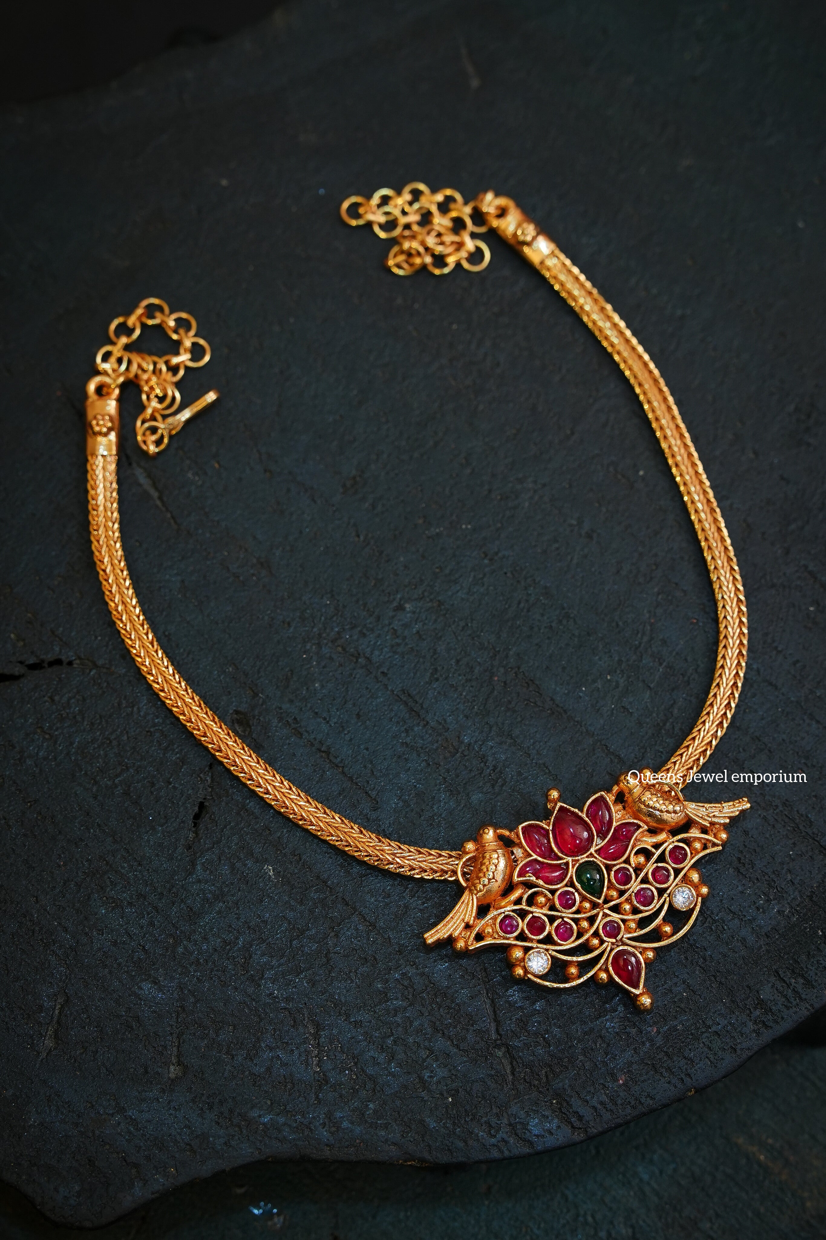 Aura Lotus Choker