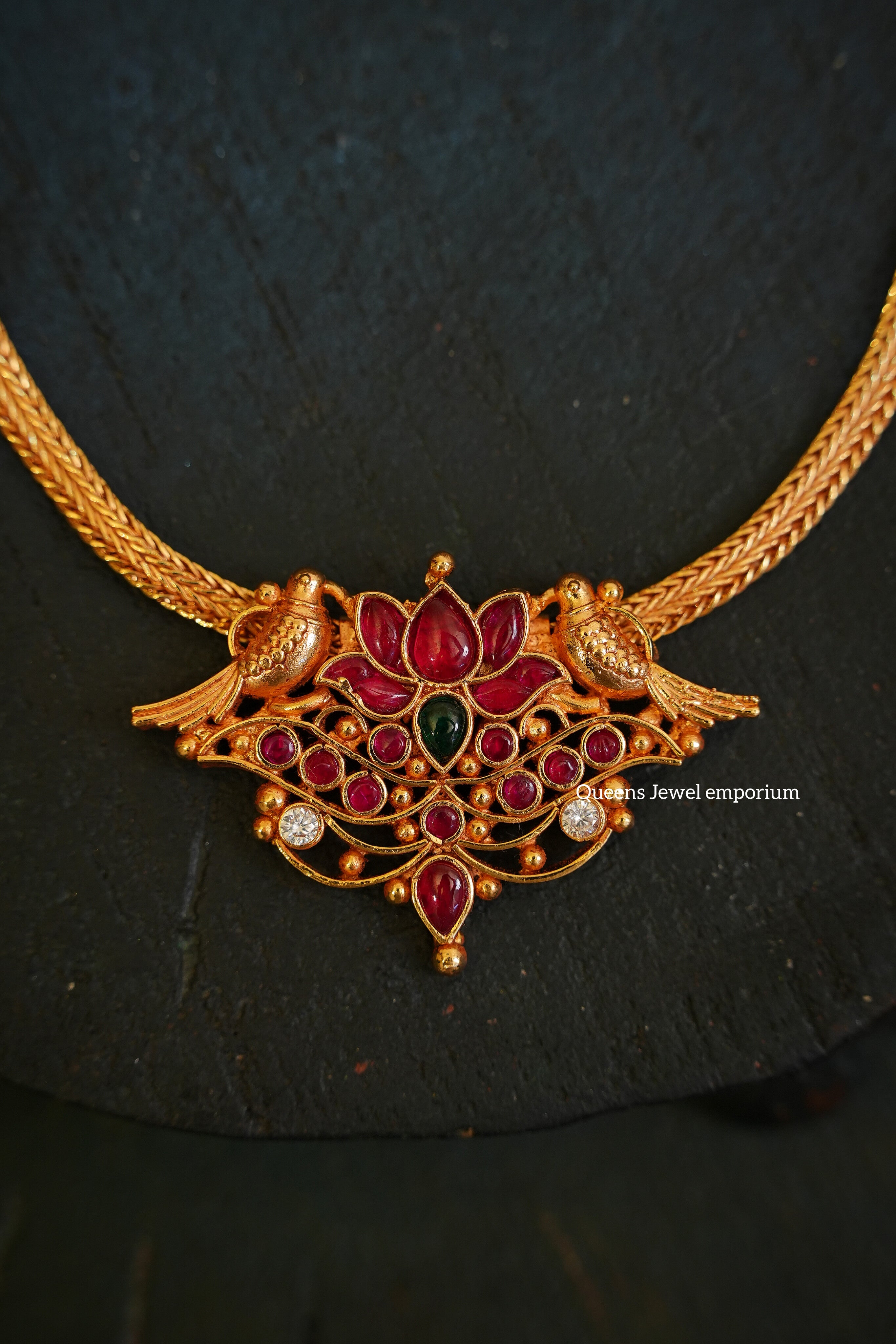 Aura Lotus Choker