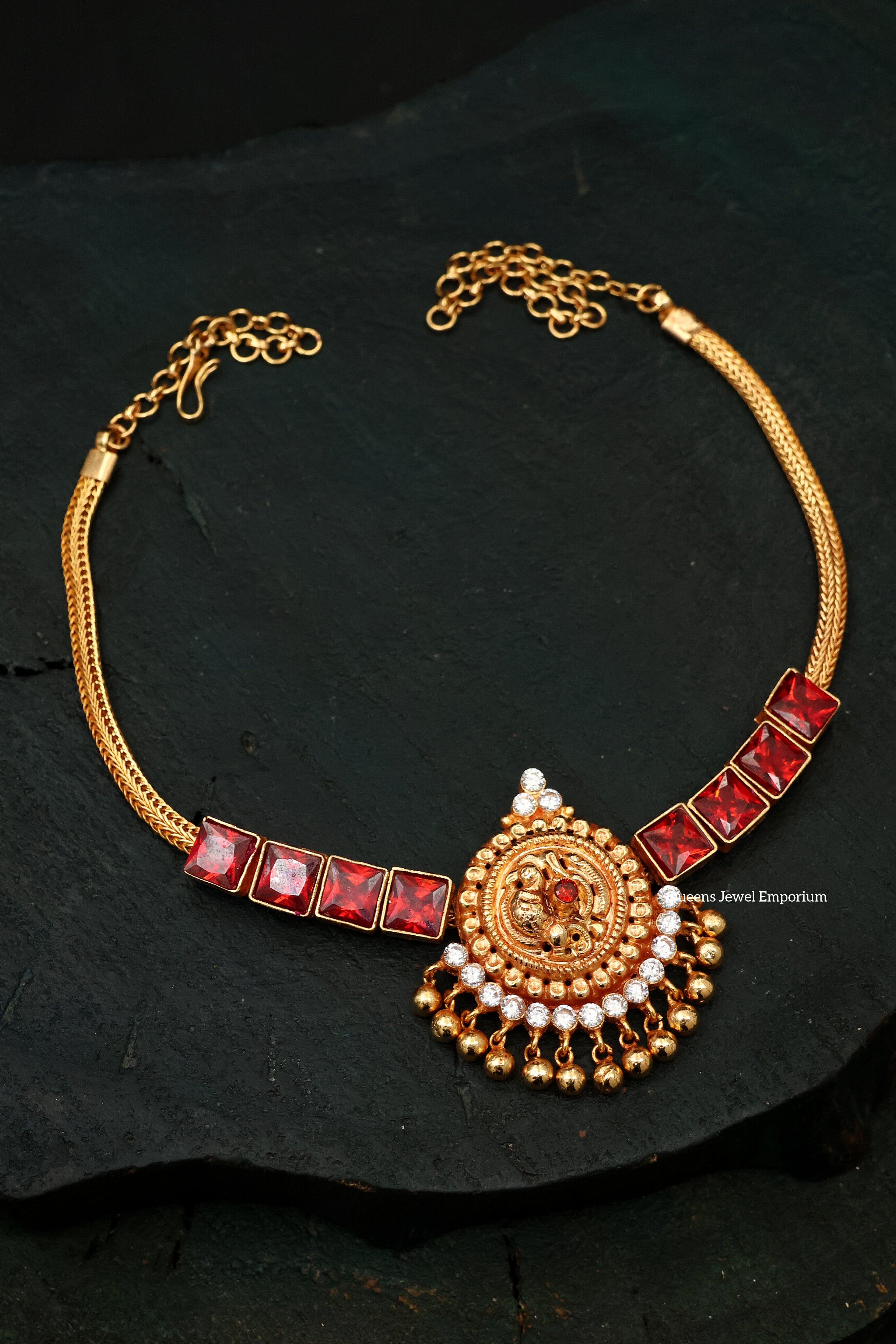 Gomedhaka Choker