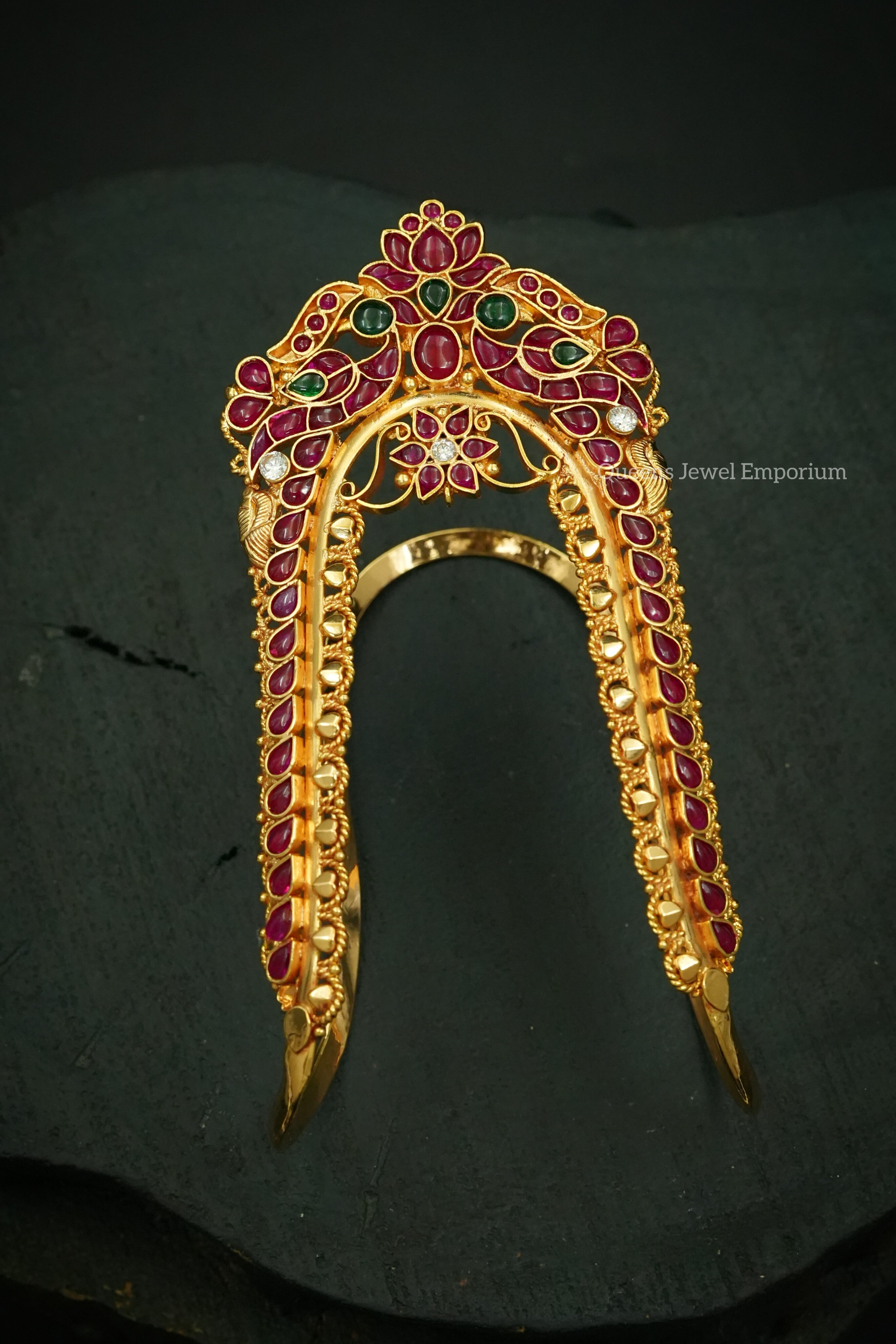 Akilandeswari Vanki