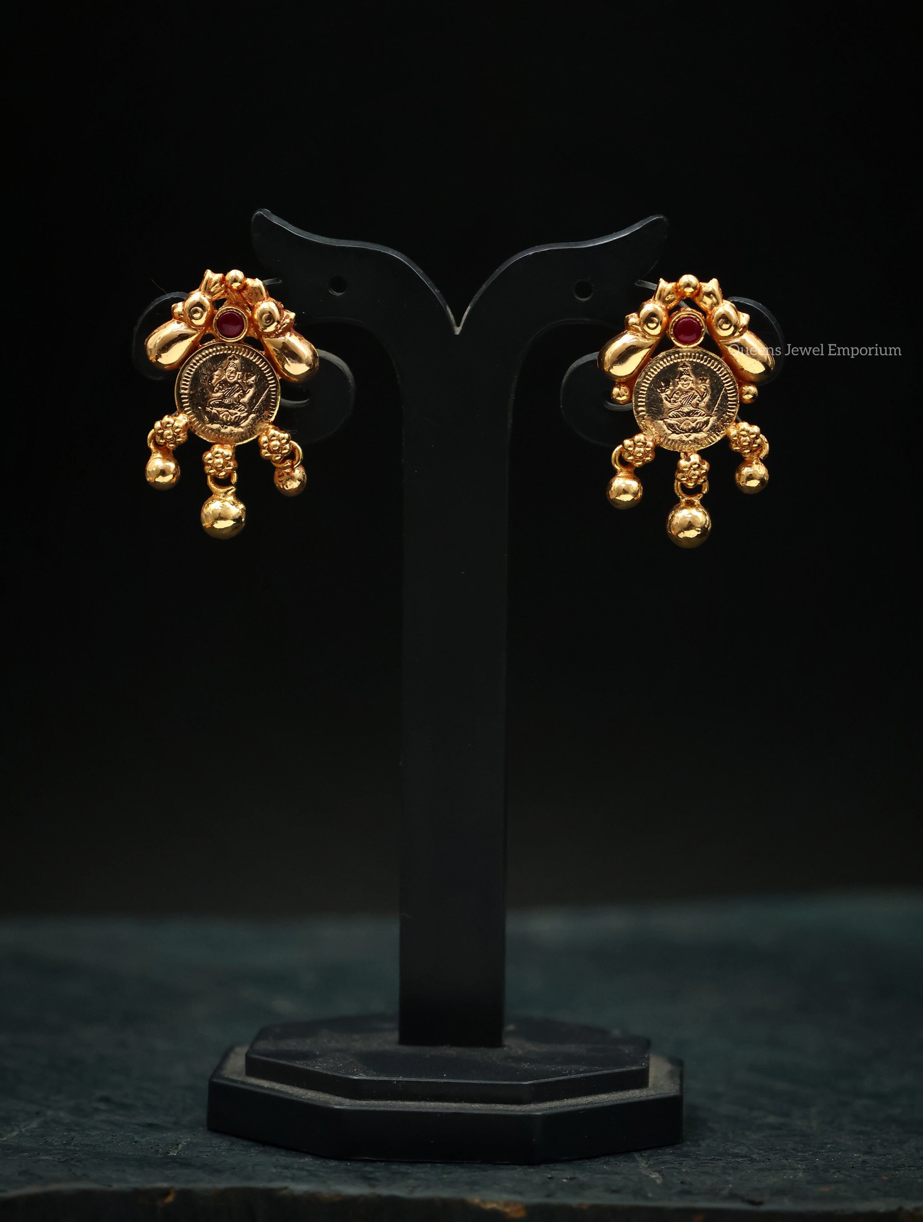 Deivanai Stud