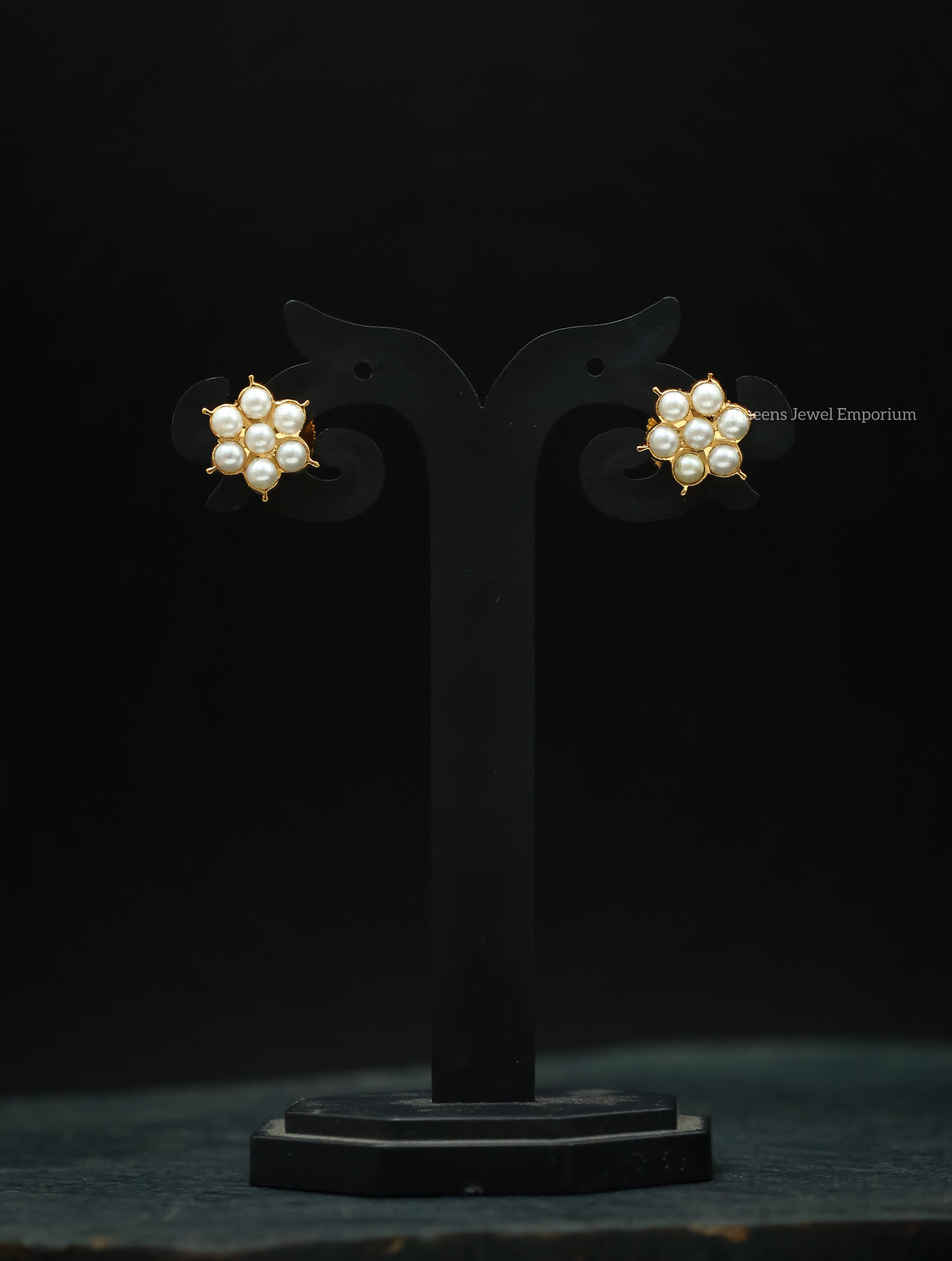 Jothi Stud - Pearl