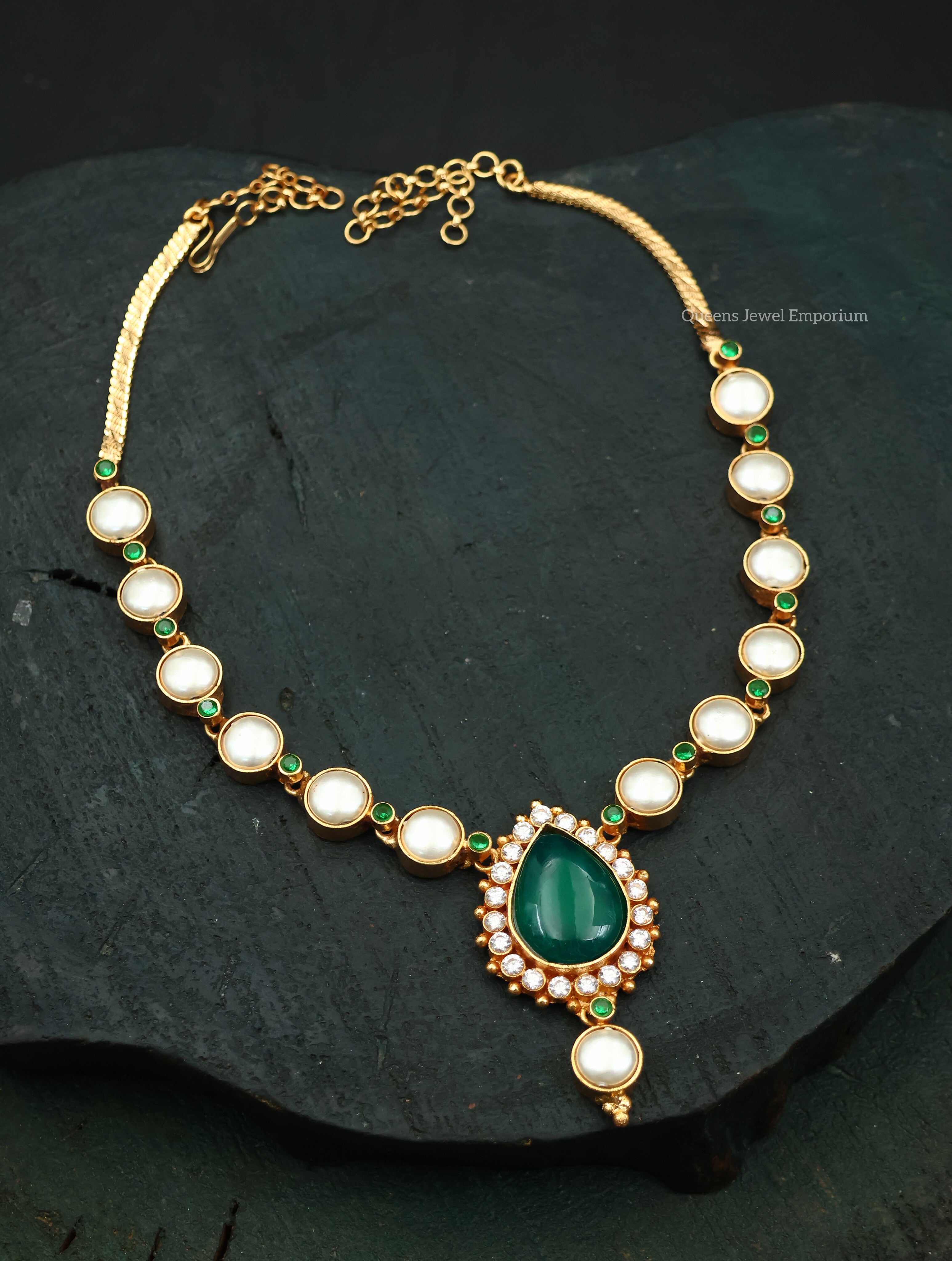Kosalai Pear Necklace - Green
