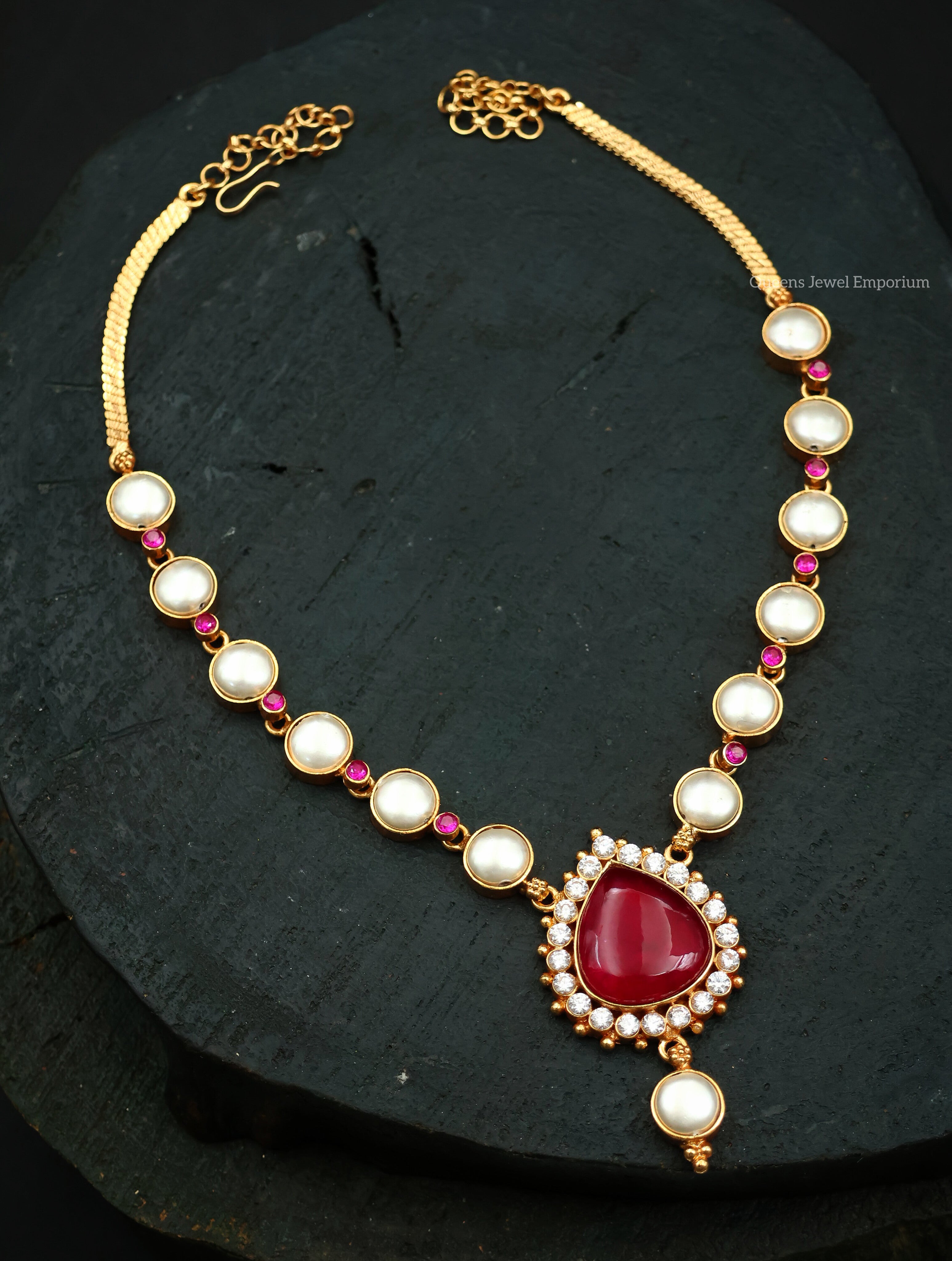 Kosalai Pear Necklace - Maroon