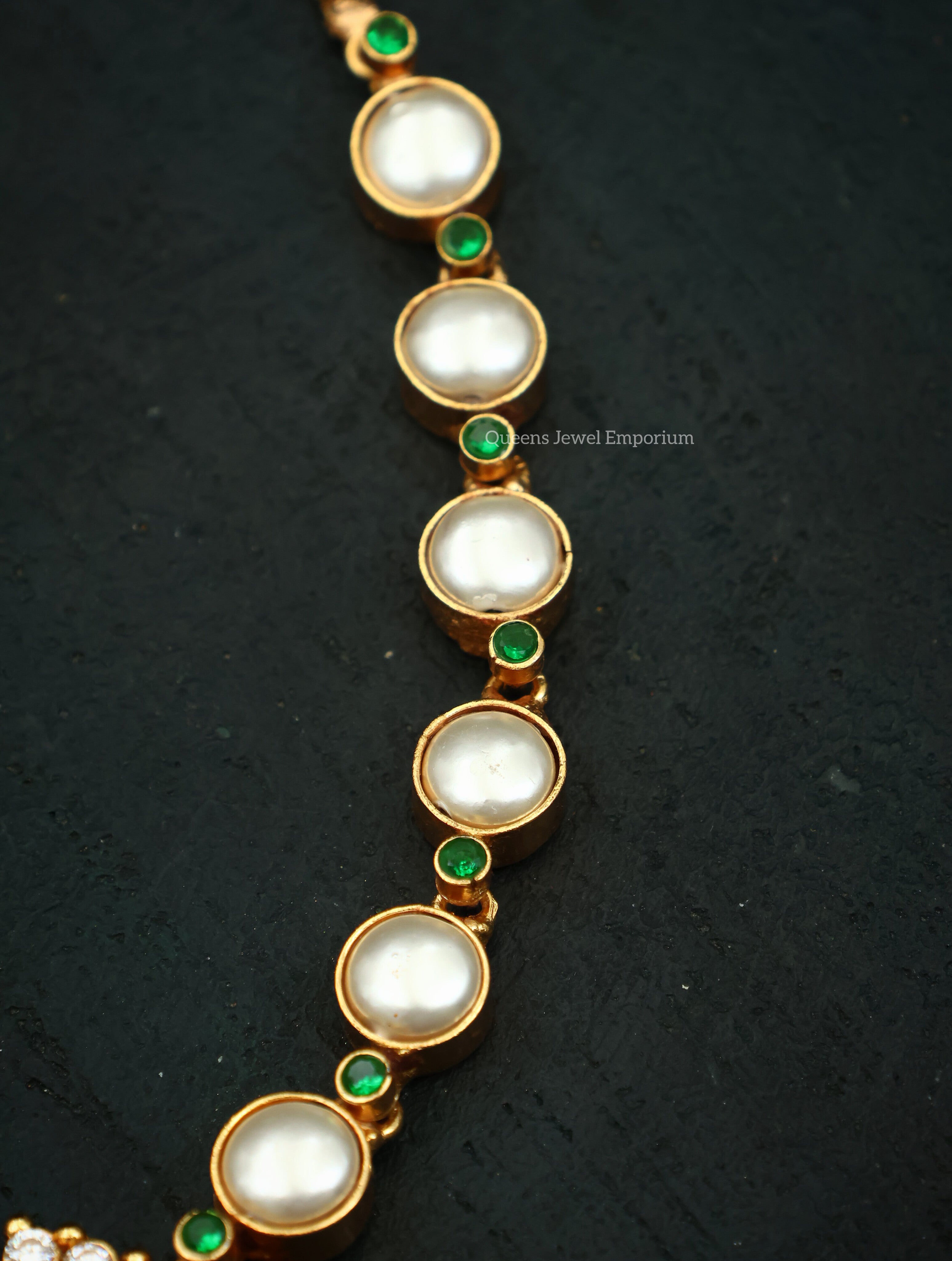 Kosalai Pear Necklace - Green
