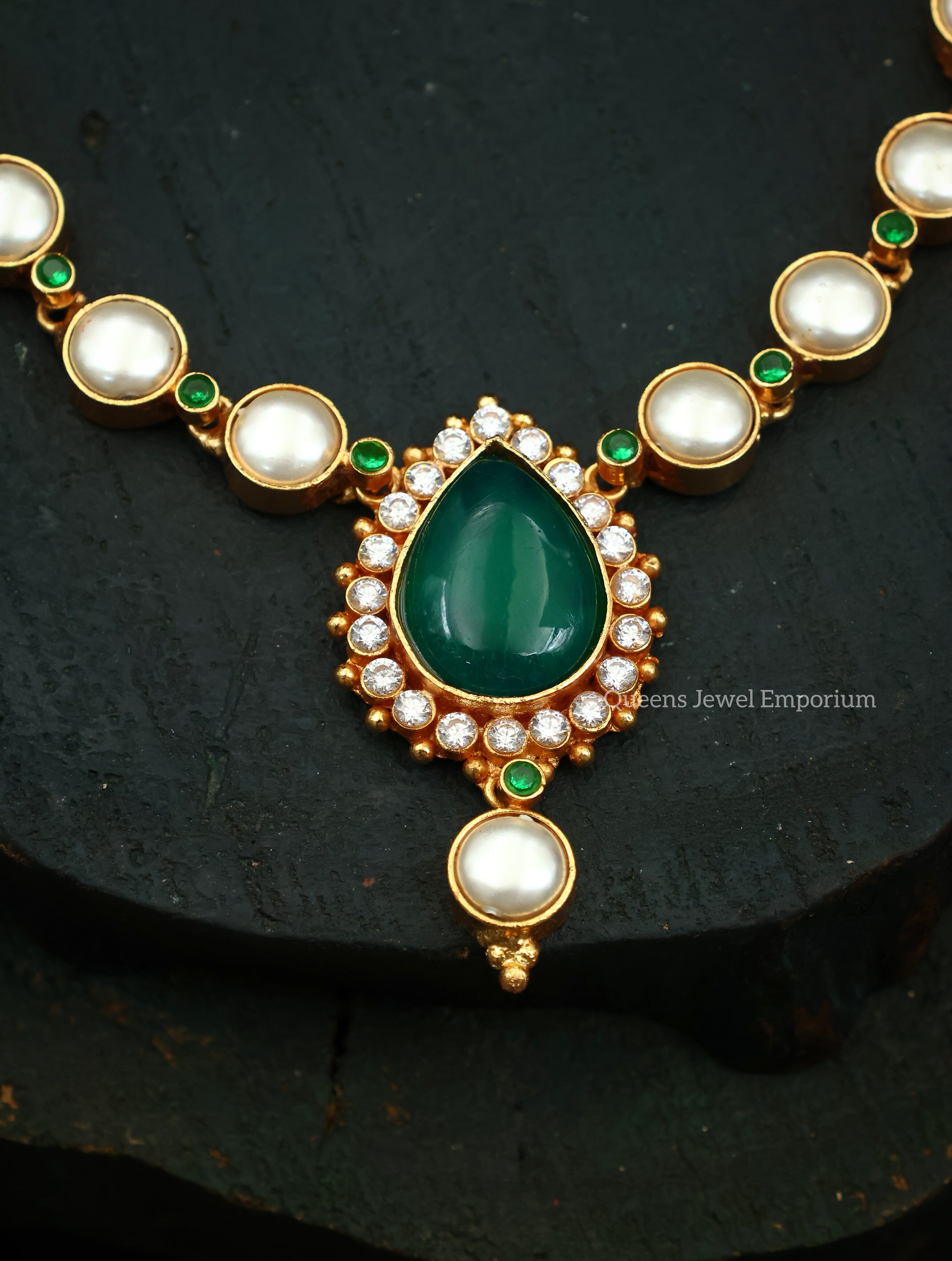 Kosalai Pear Necklace - Green