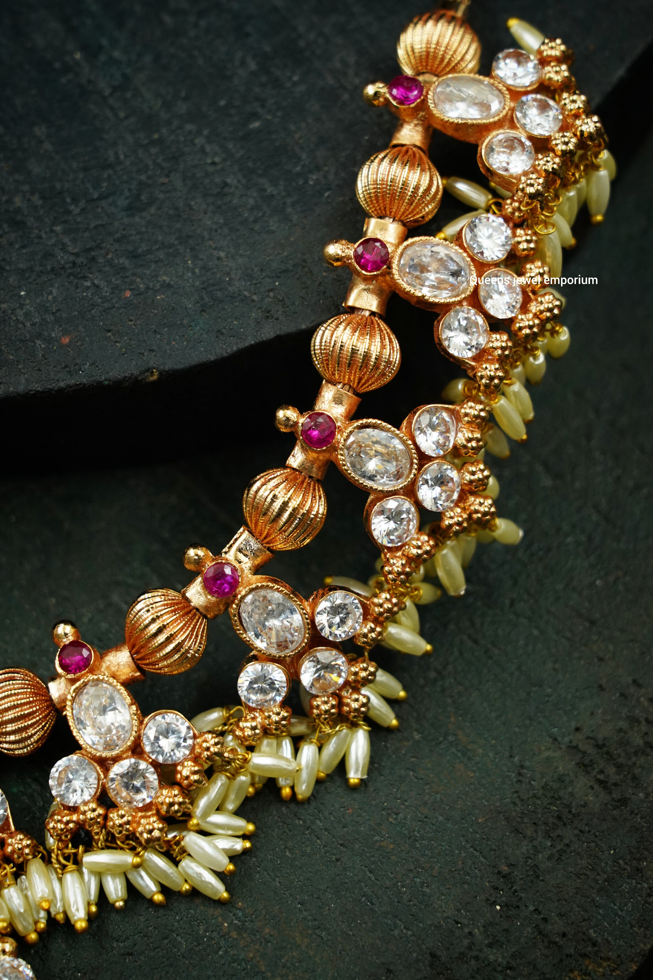Aaravi Zircon Necklace
