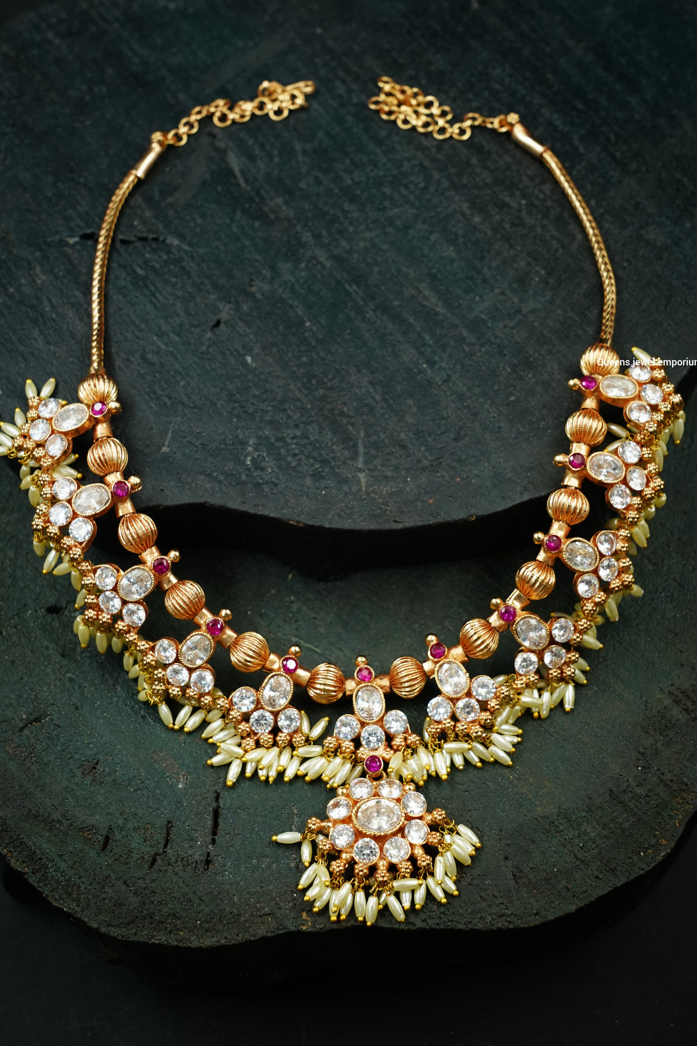 Aaravi Zircon Necklace