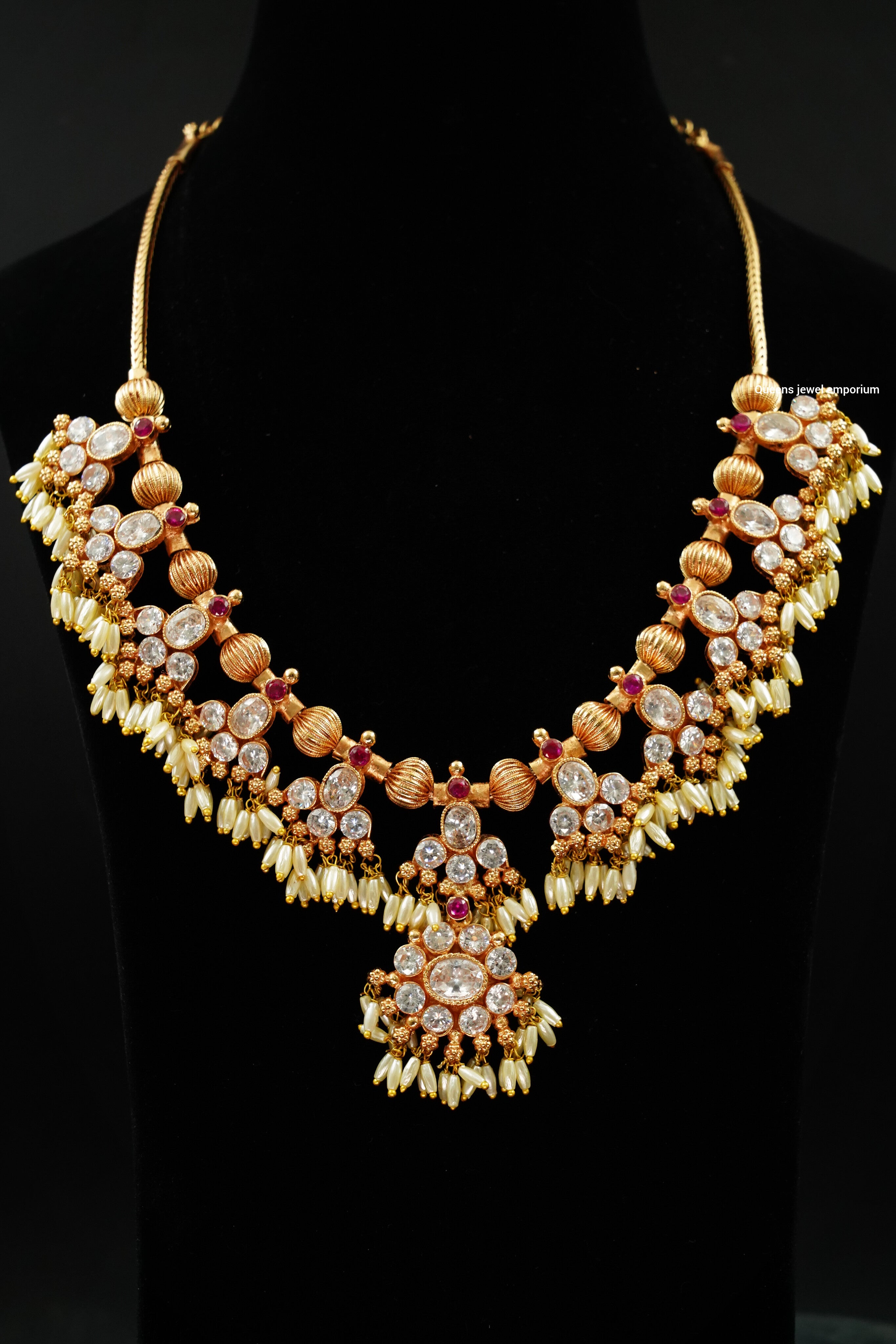 Aaravi Zircon Necklace
