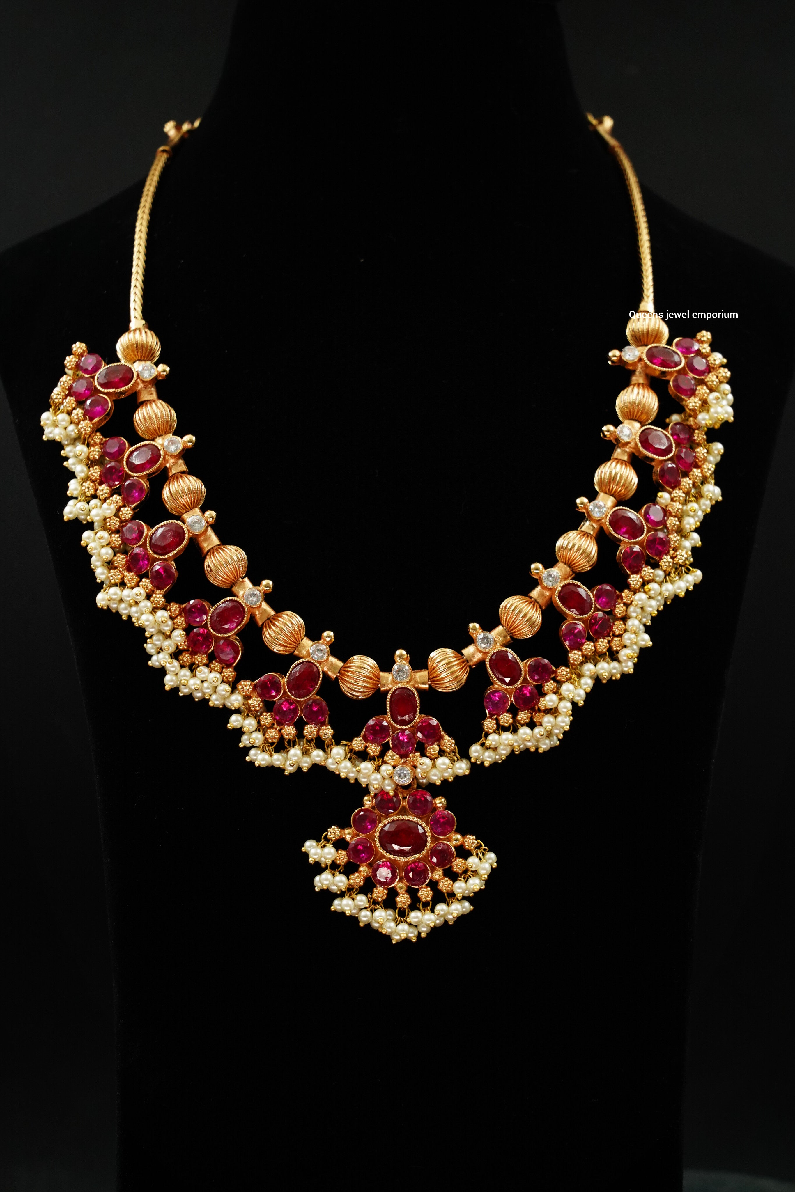Aaravi Balaji Pink Necklace