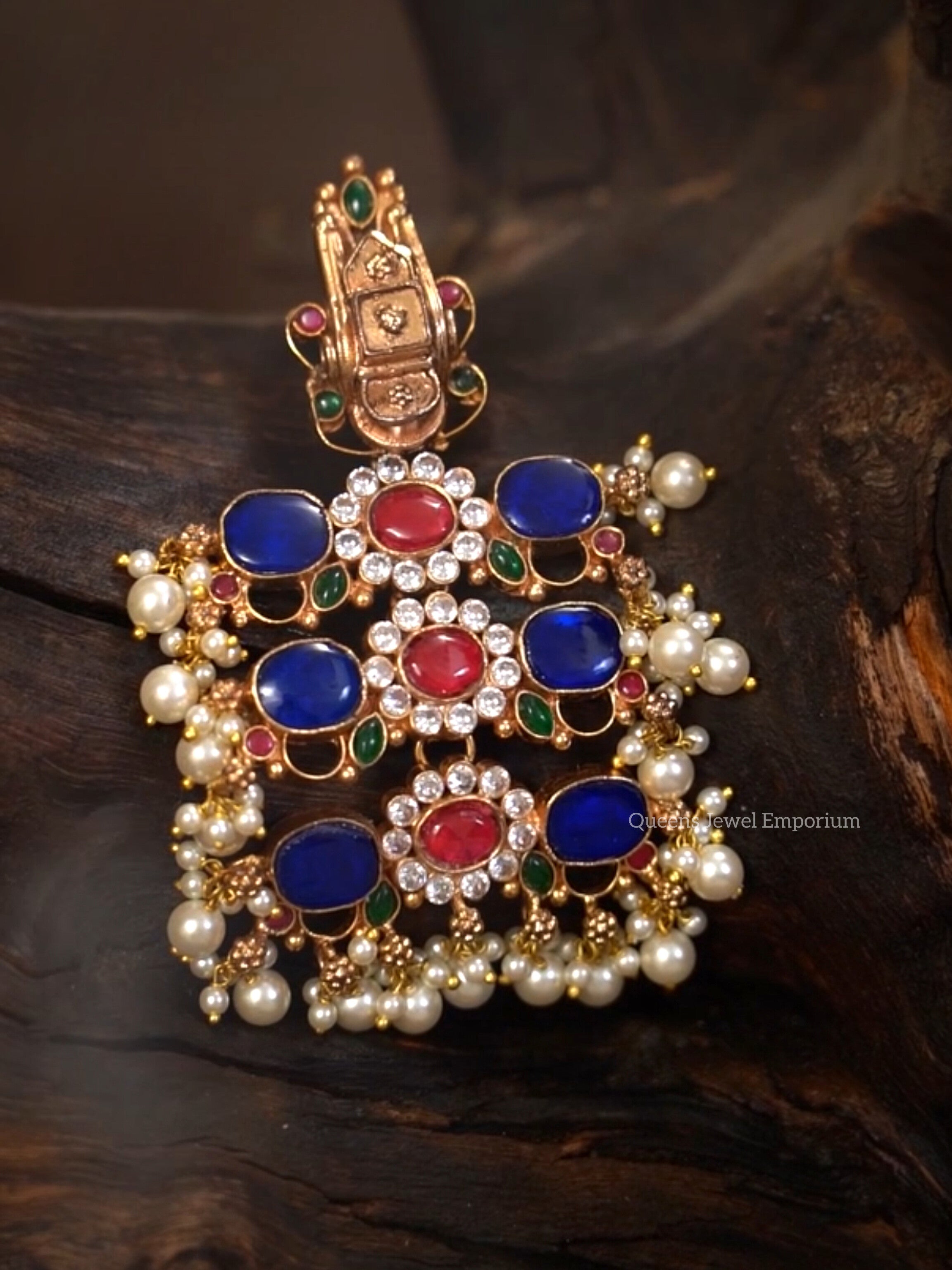 Bhaviya Pendant