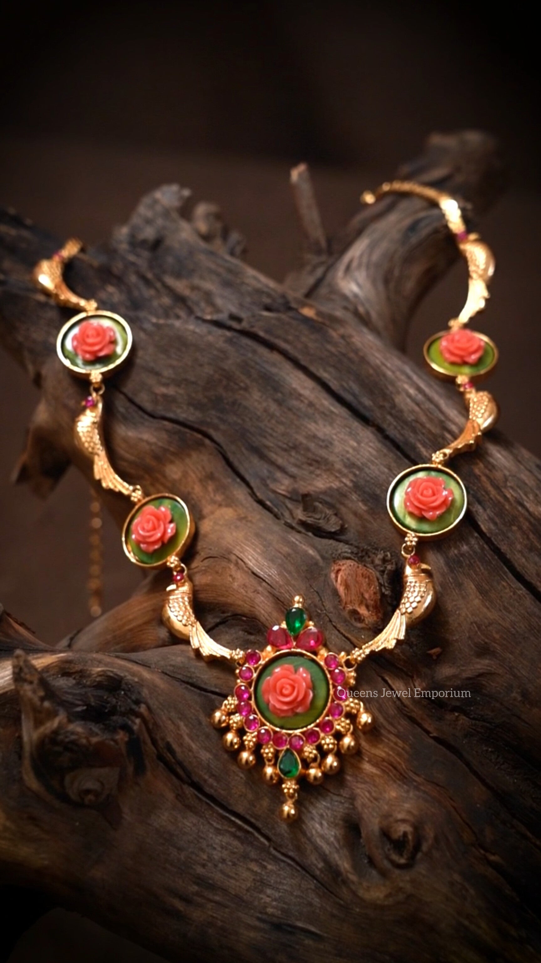 Rojavanam Necklace