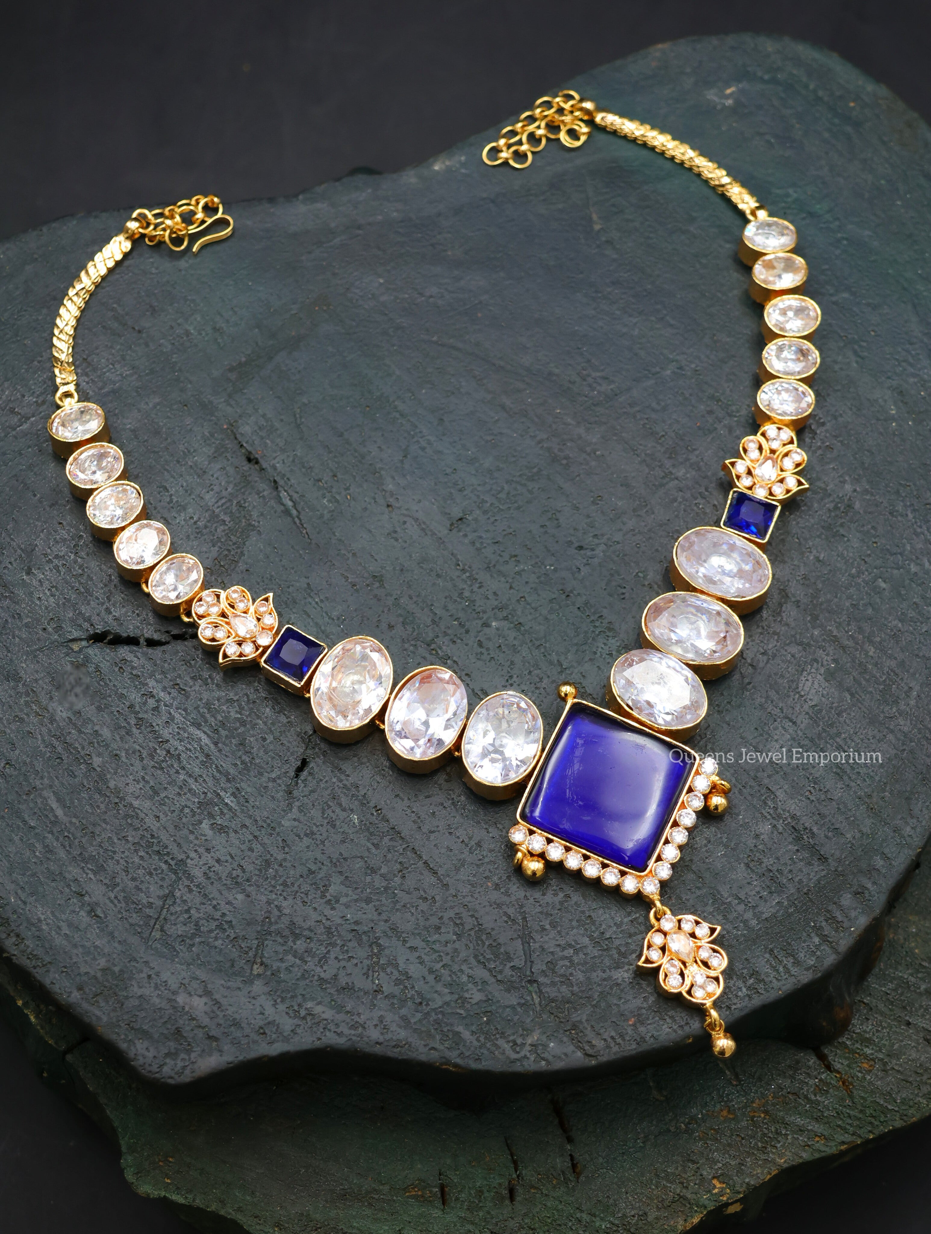 Royal chamber Necklace - Blue