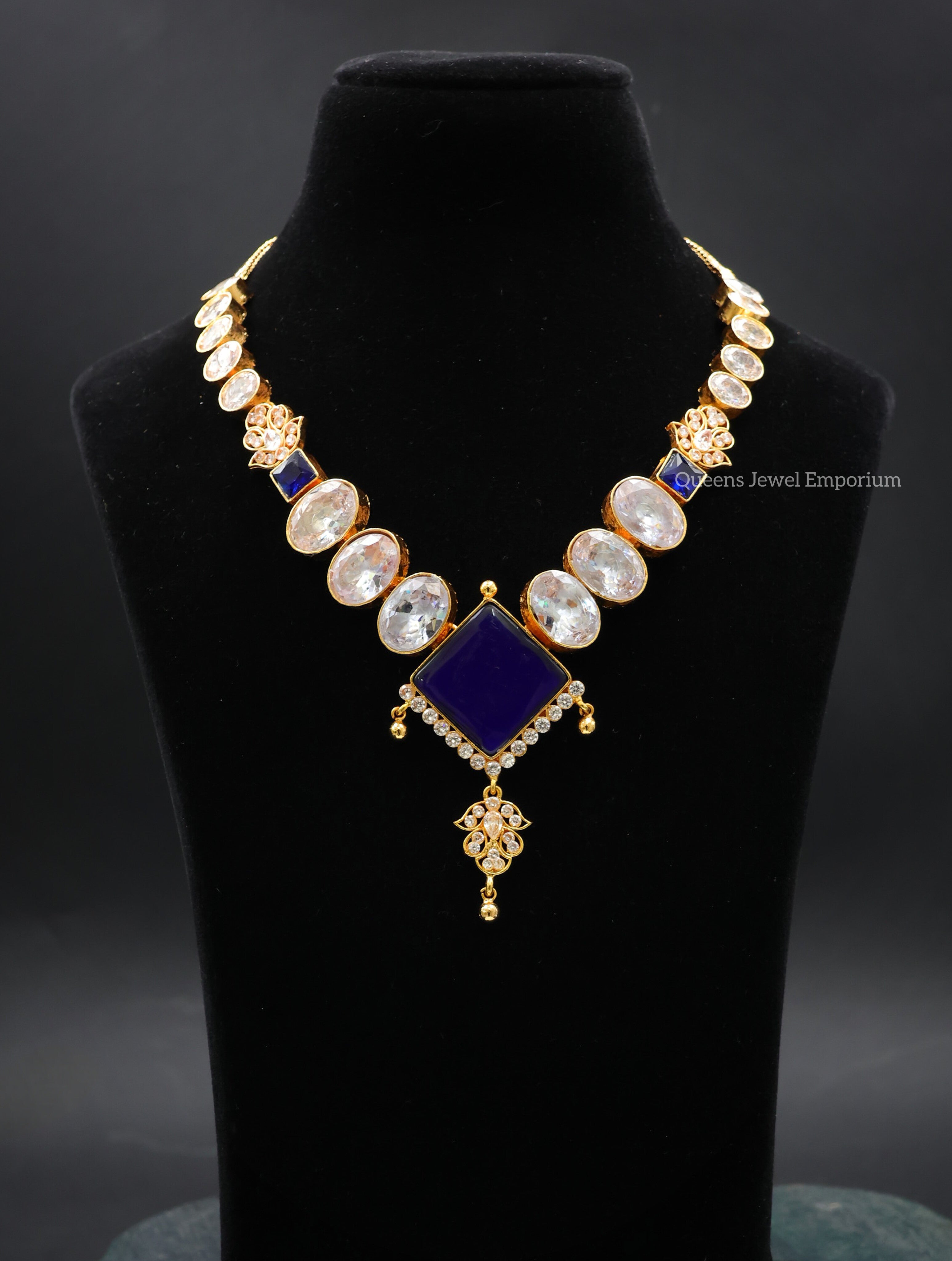 Royal chamber Necklace - Blue