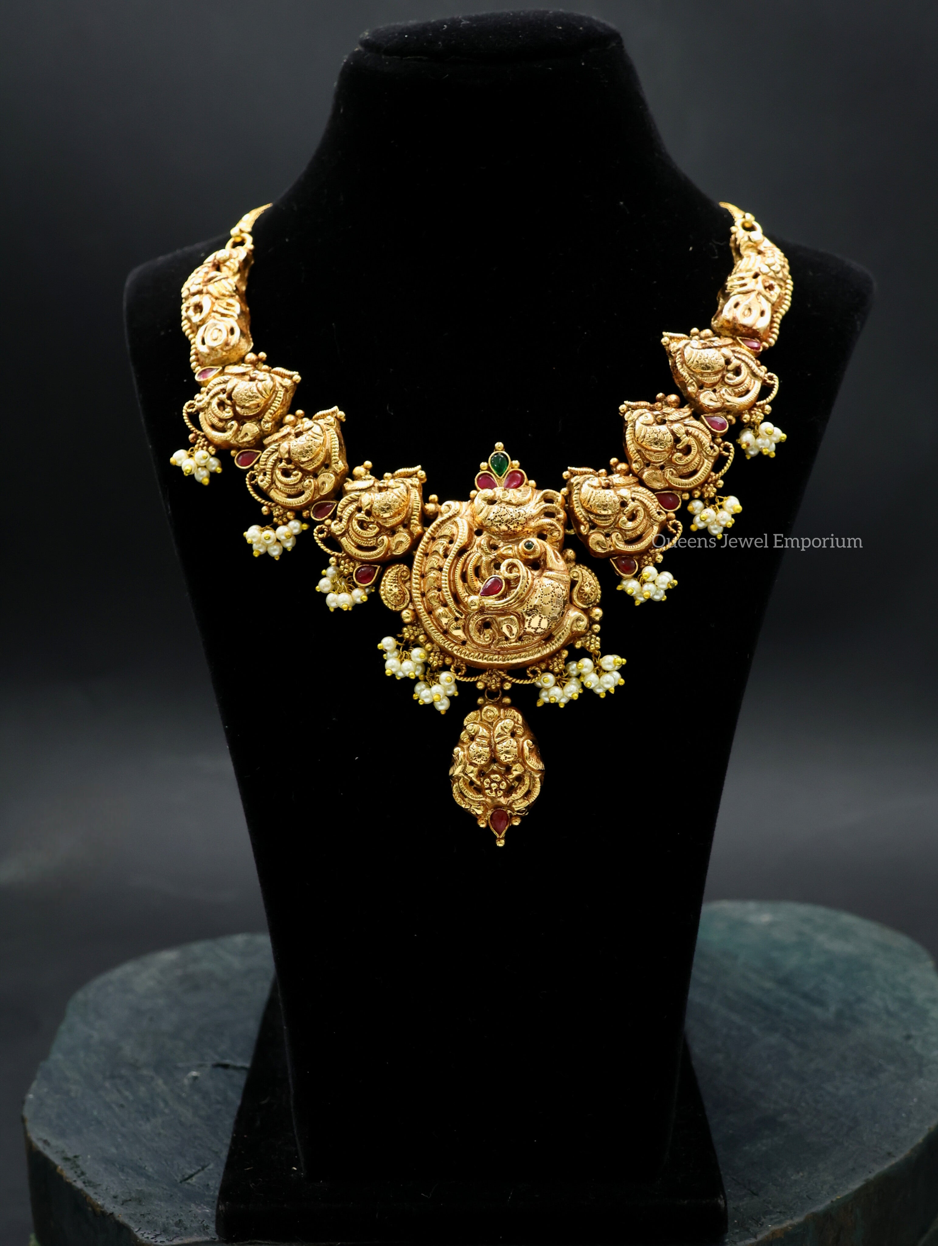 Ponmayuri Necklace