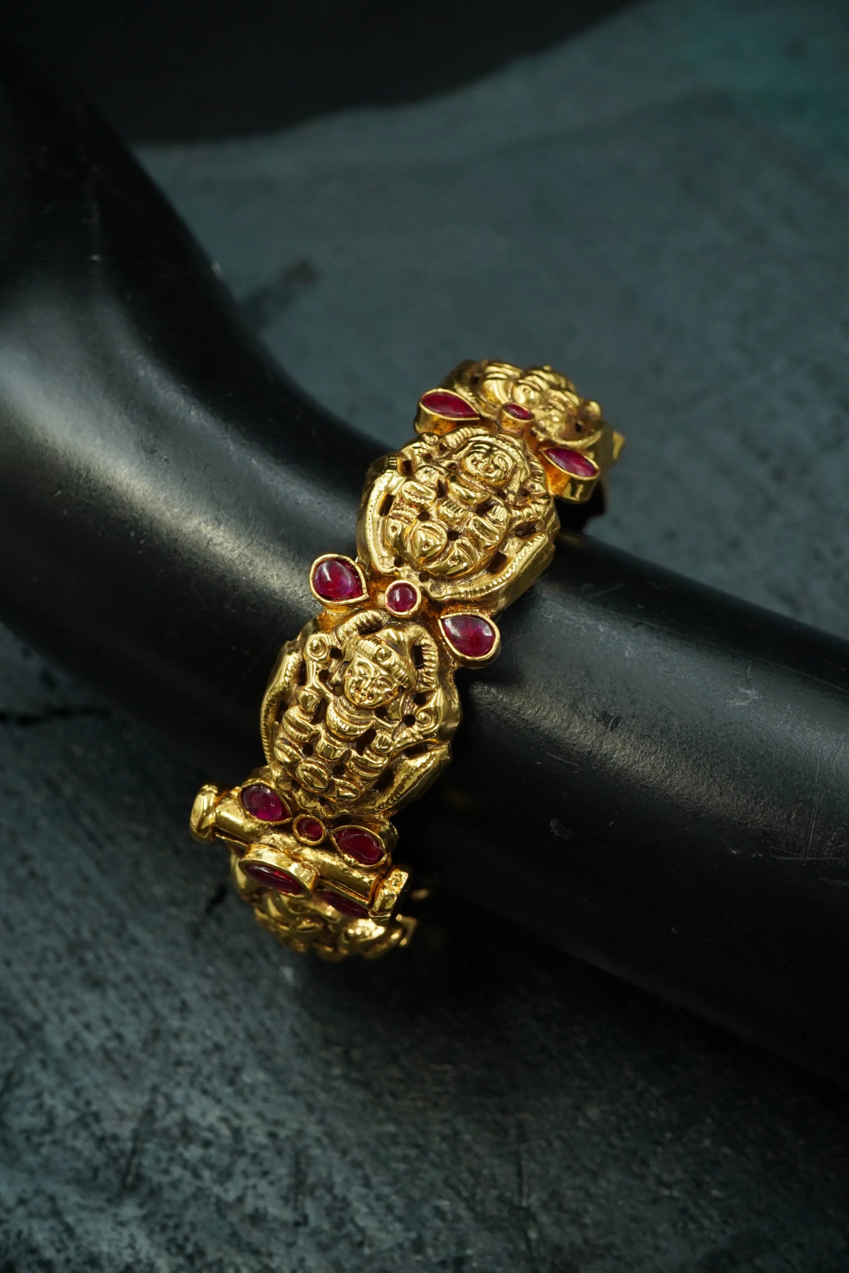 KAVIYA THALAIVI NAGAS LOOK - Queens Jewel Emporium