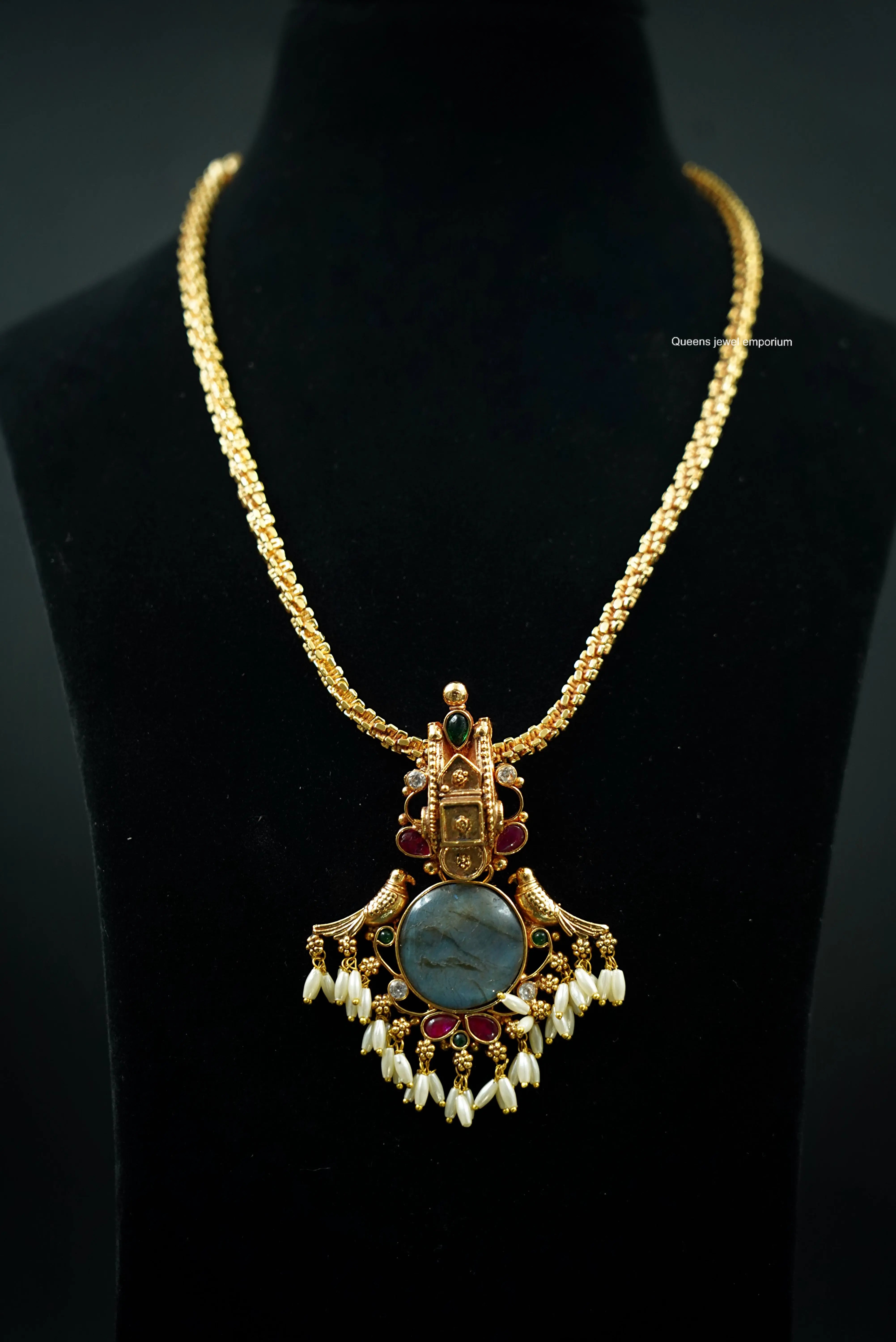 Kumutha Pendant Queens_collections_add