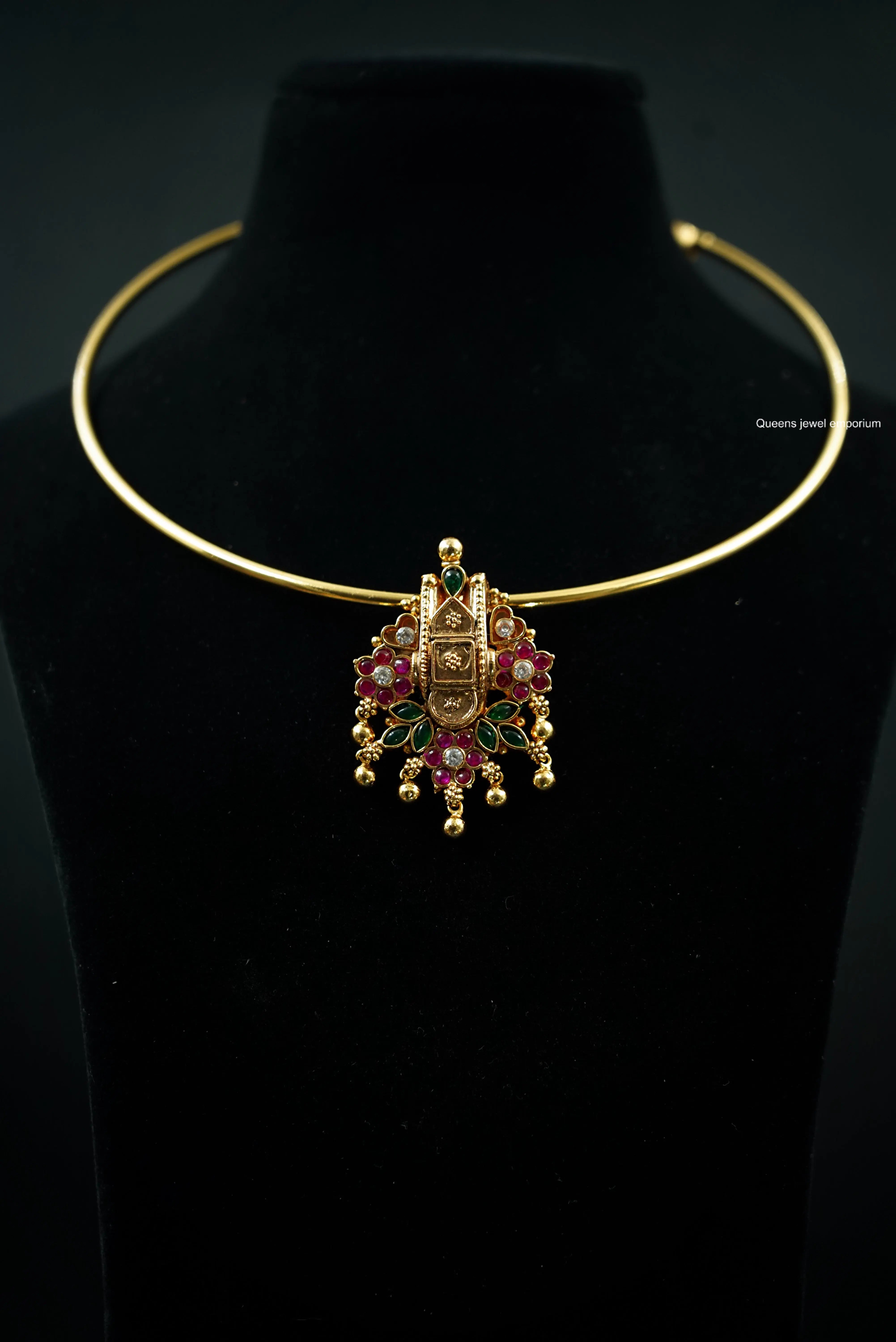 Laksha Pendant Queens_collections_add