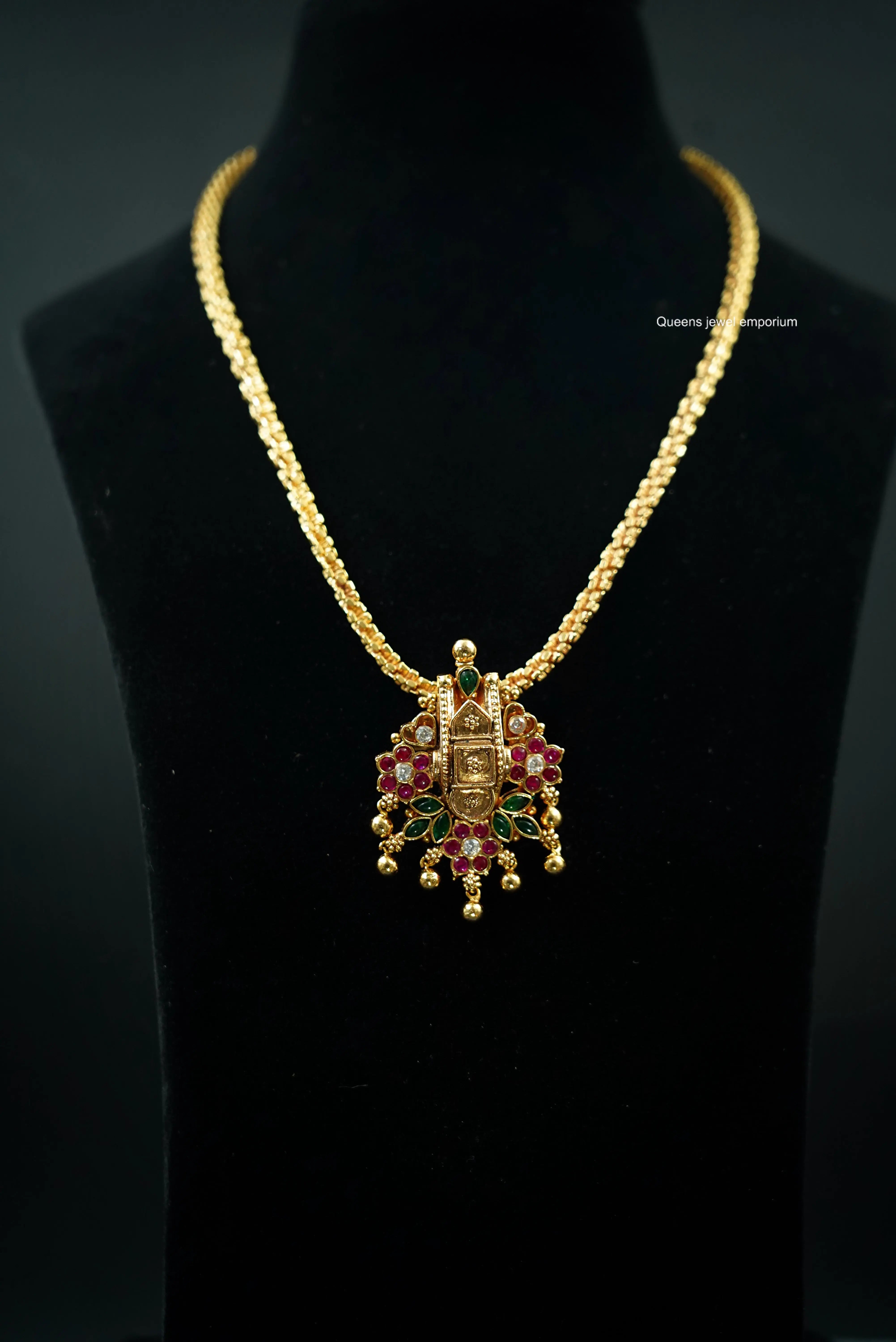 Laksha Pendant Queens_collections_add