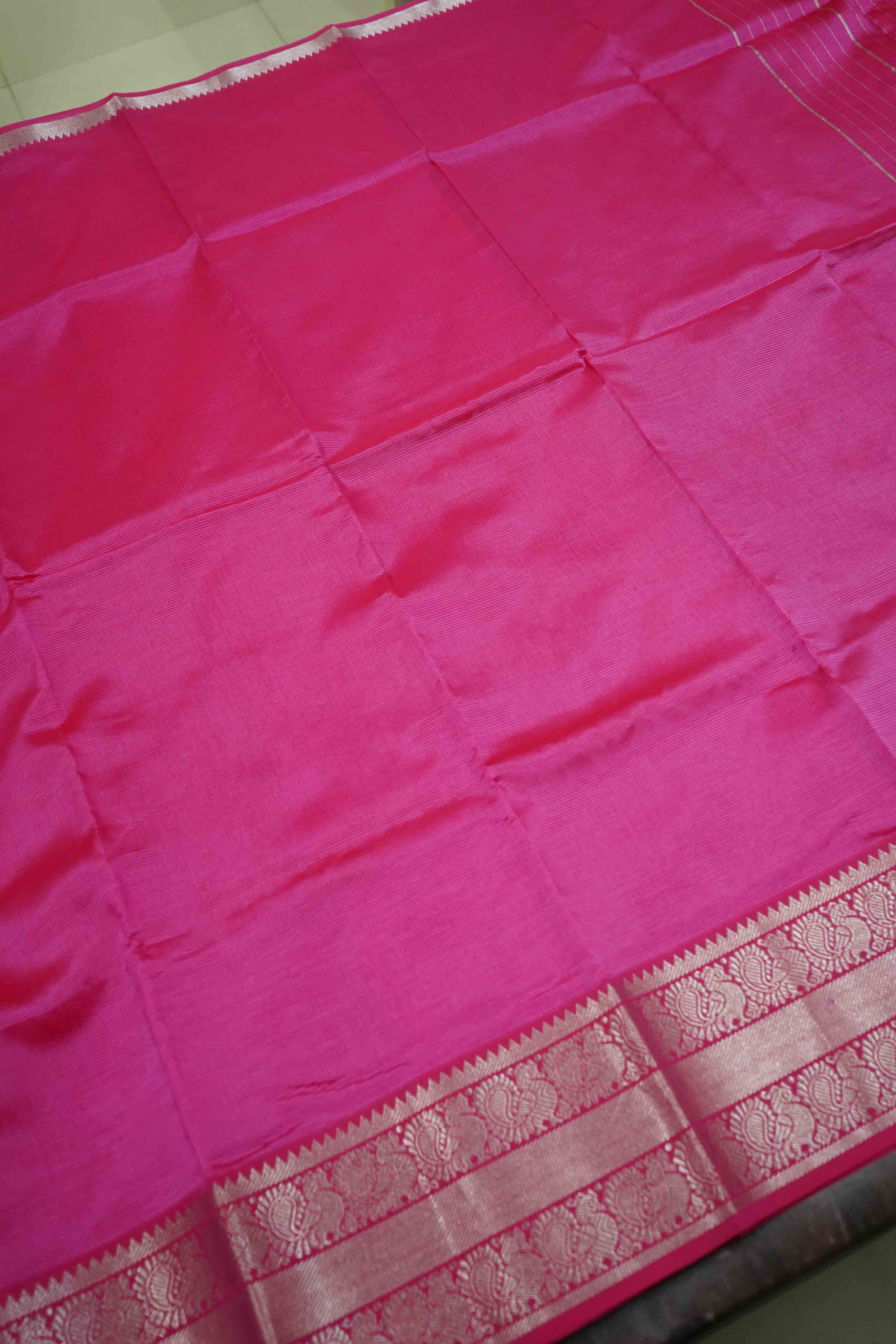 MAGENTA WIITH WOVEN BORDER MANGALGIRI SAREE - Queens Jewel Emporium