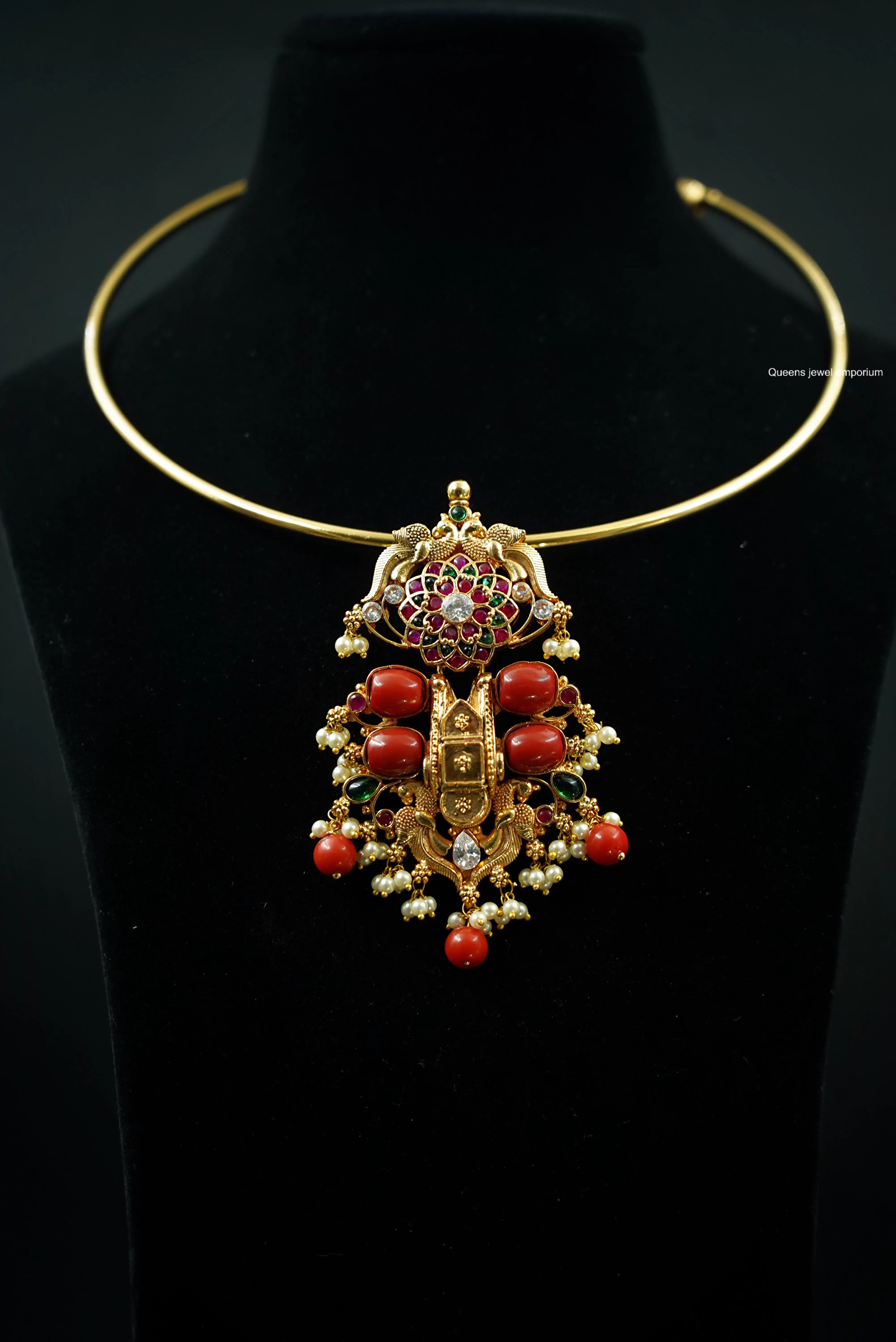 Manjima Pendant Queens_collections_add