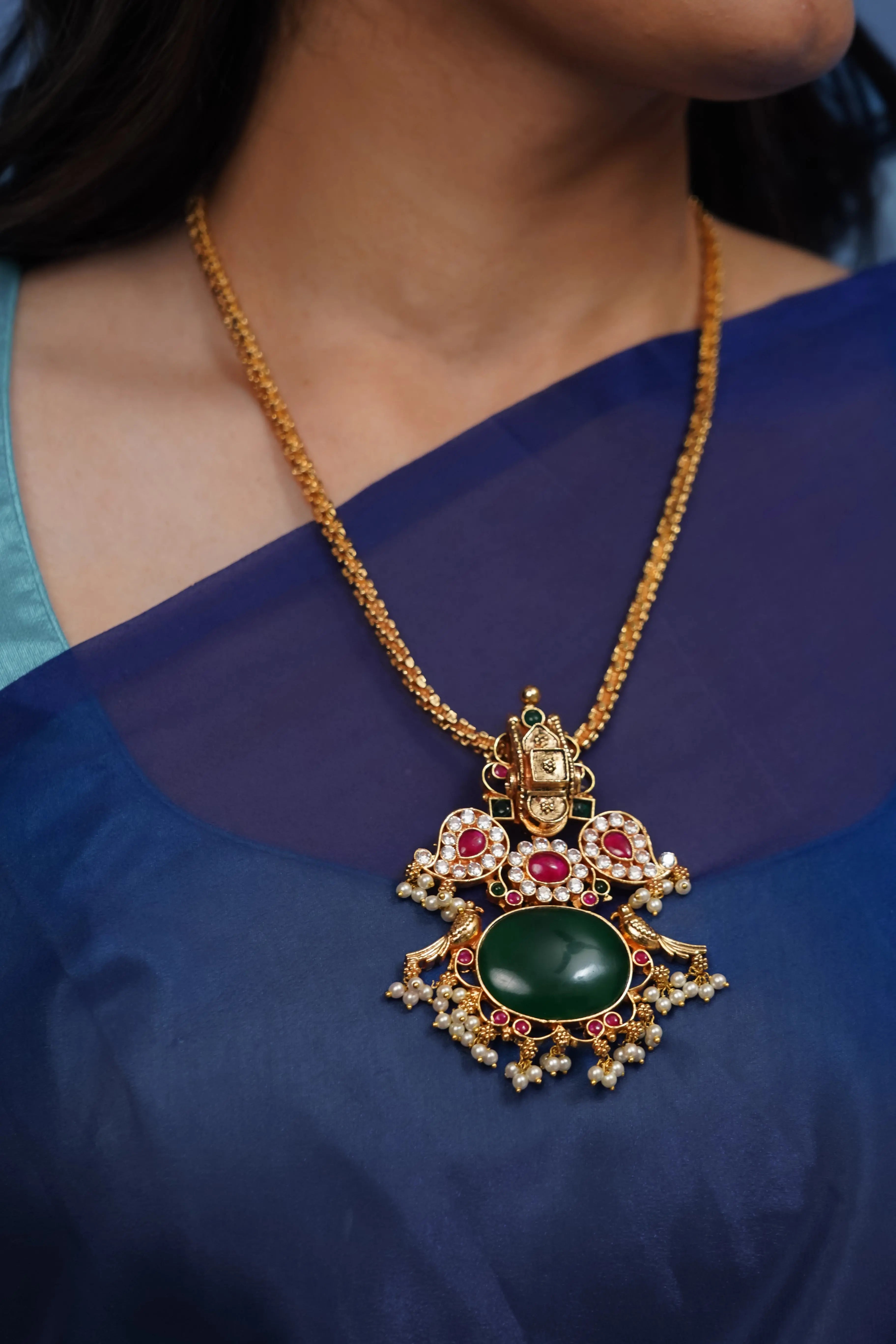 Mounika Pendant Queens_collections_add