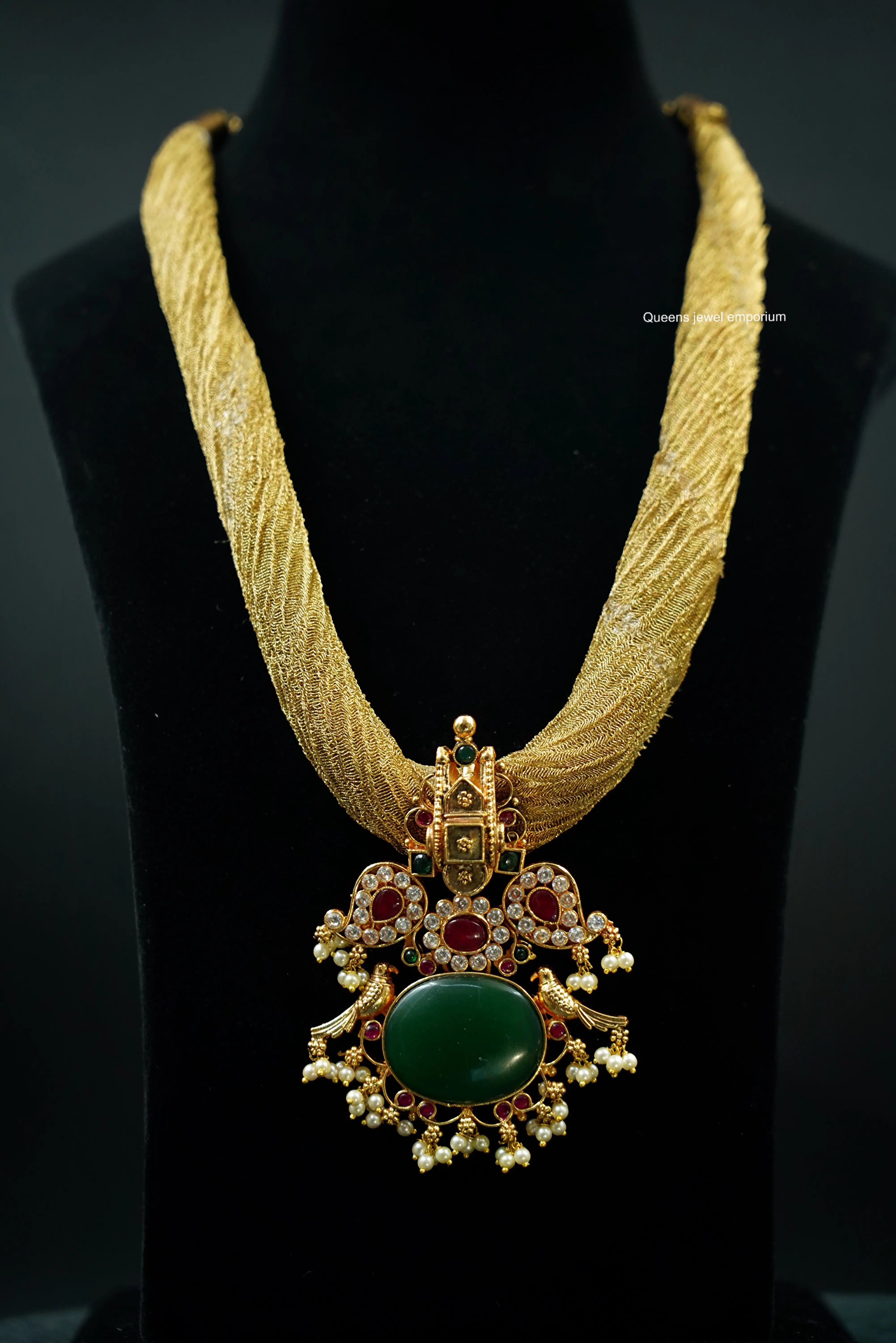 Mounika Pendant Queens_collections_add
