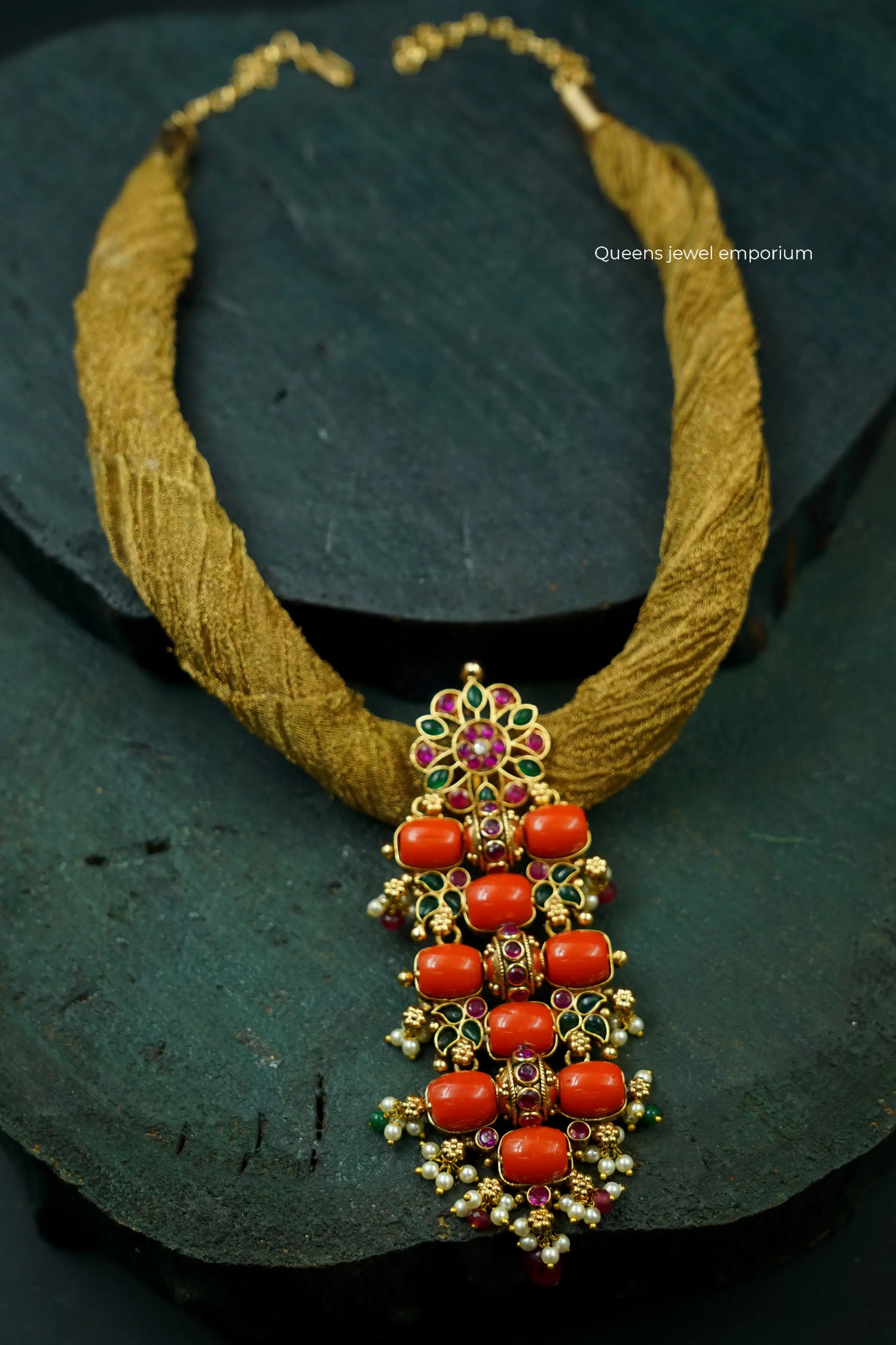 MRUDULA PENDANT - Queens Jewel Emporium
