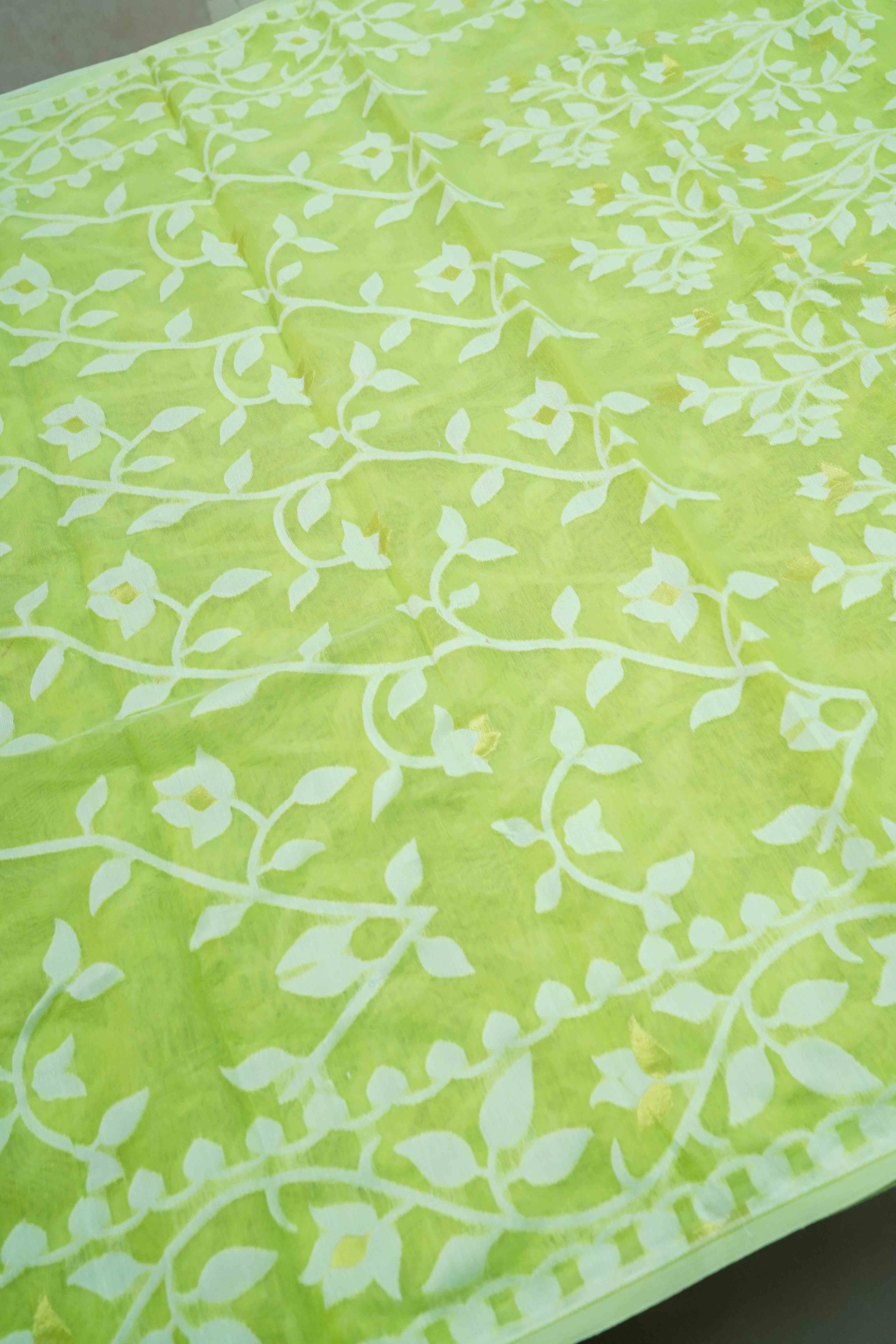 NASTY GREEN JAMDANI COTTON SAREE - Queens Jewel Emporium