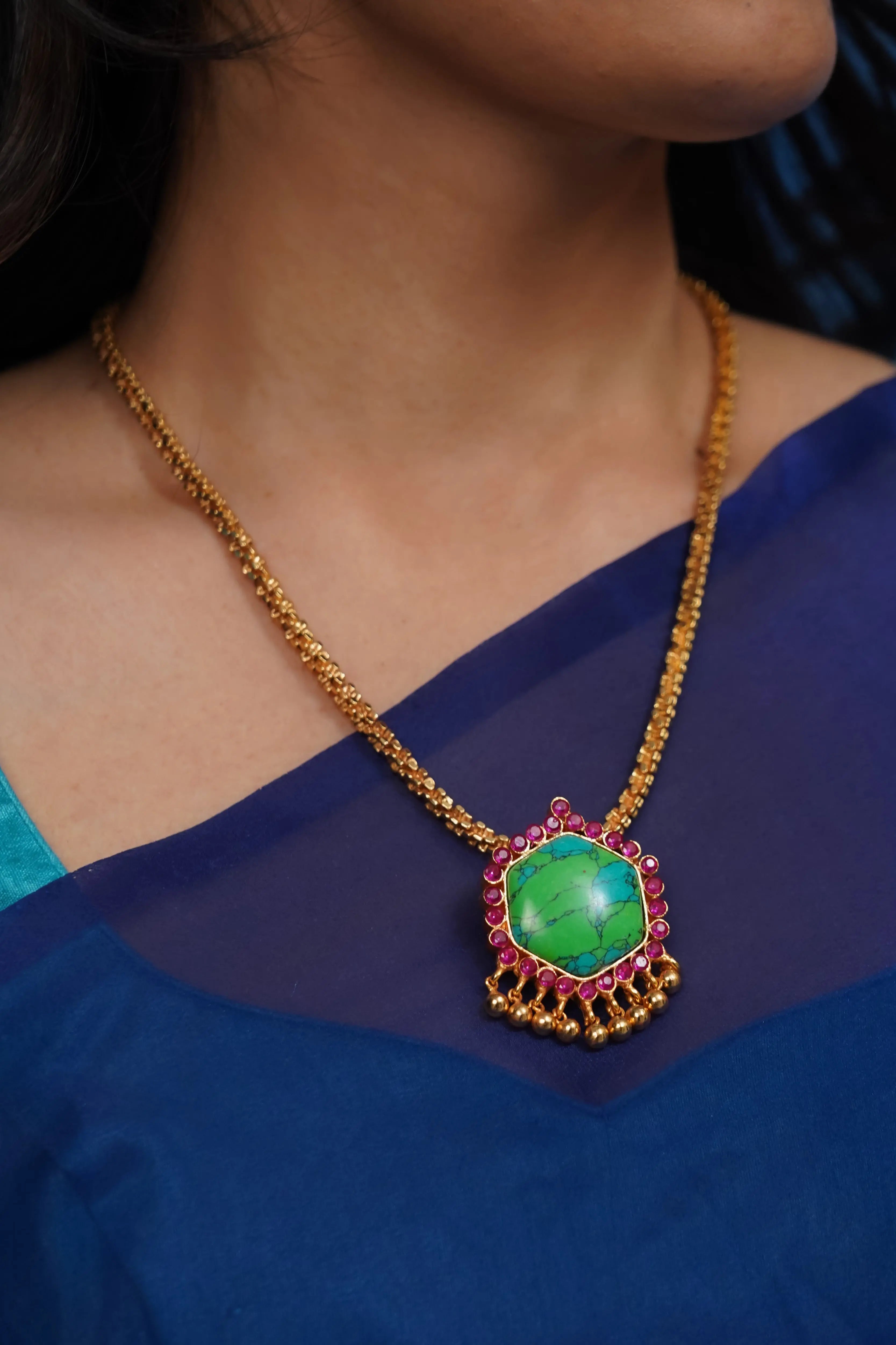 Naynika Pendant Queens_collections_add