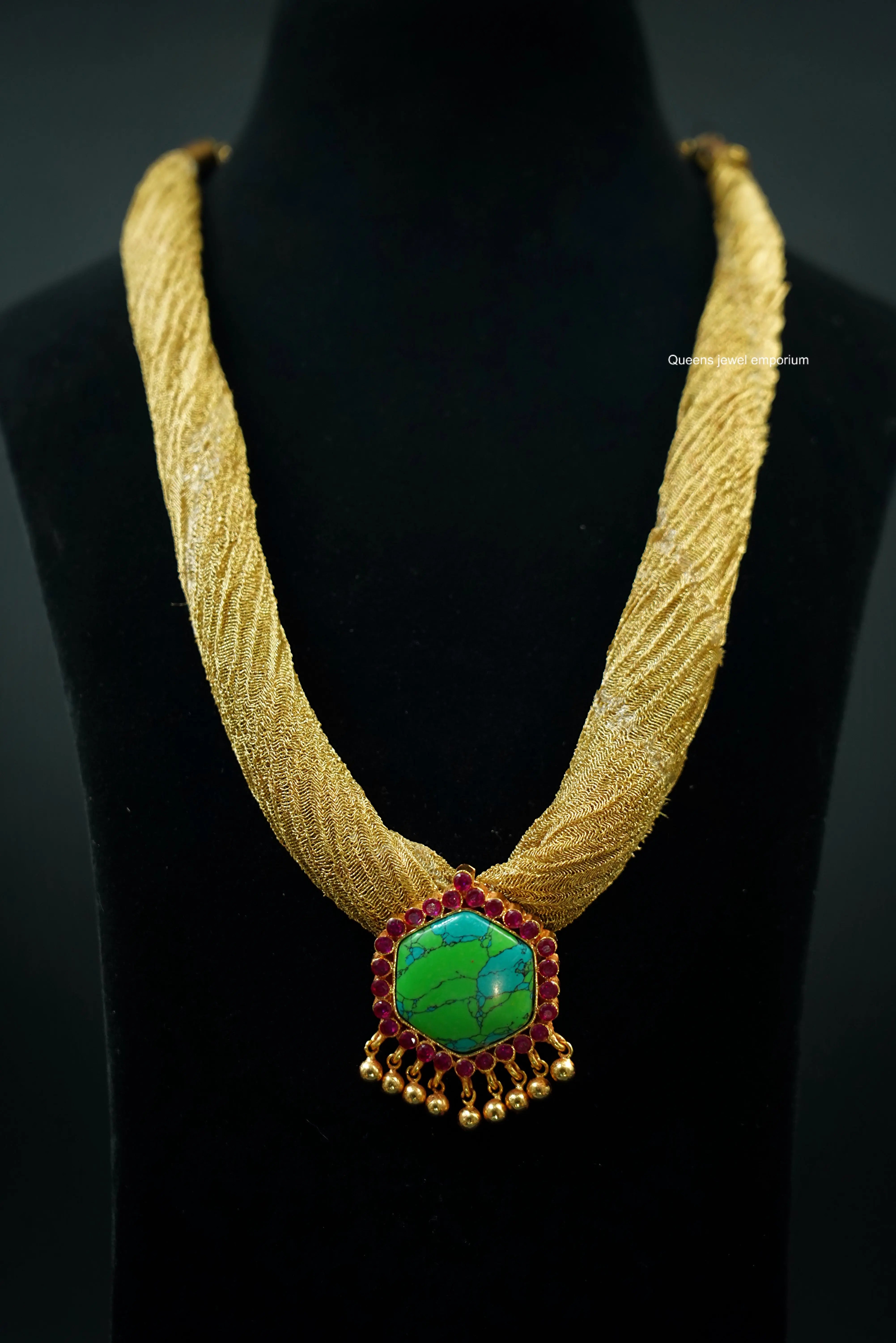 Naynika Pendant Queens_collections_add