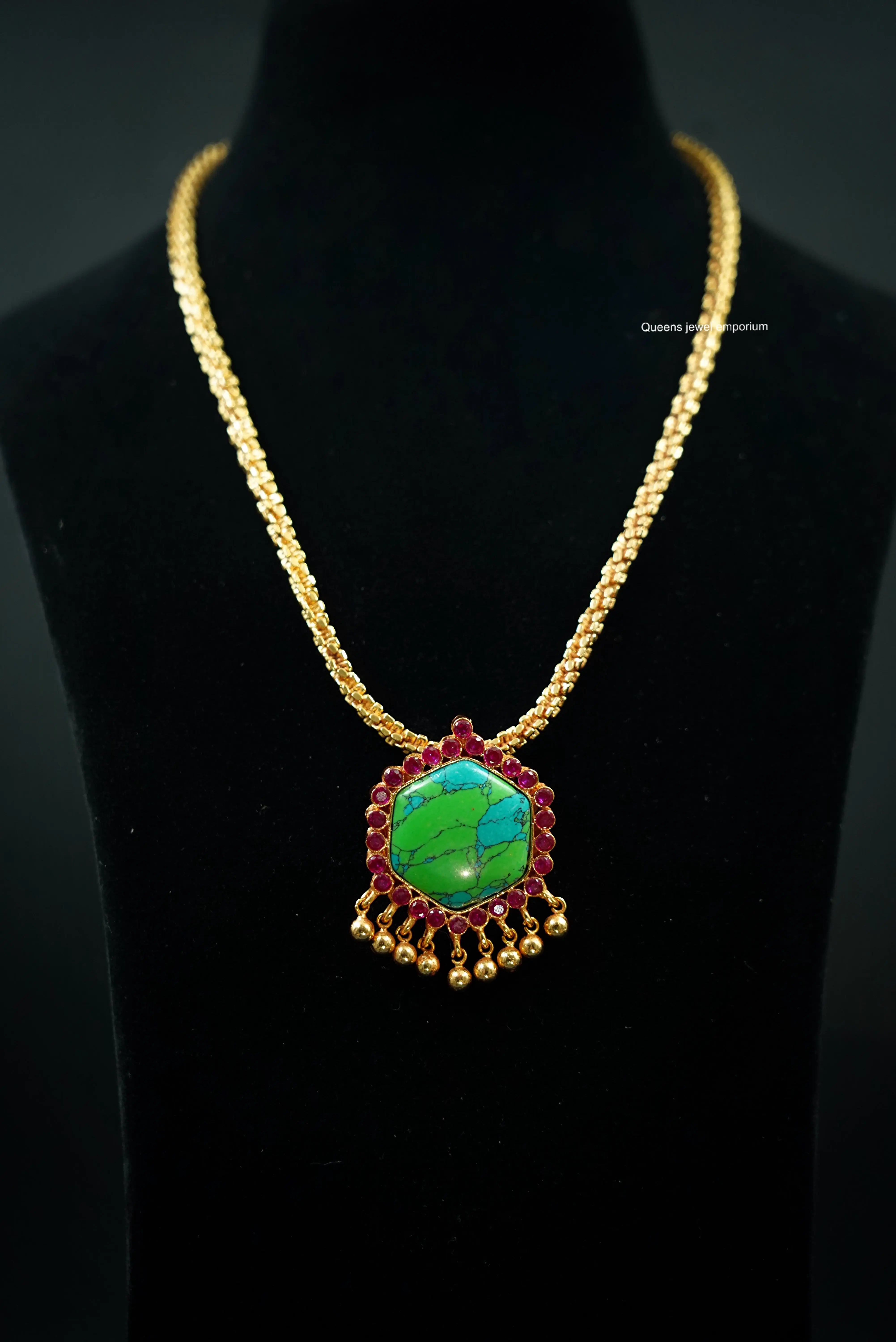 Naynika Pendant Queens_collections_add