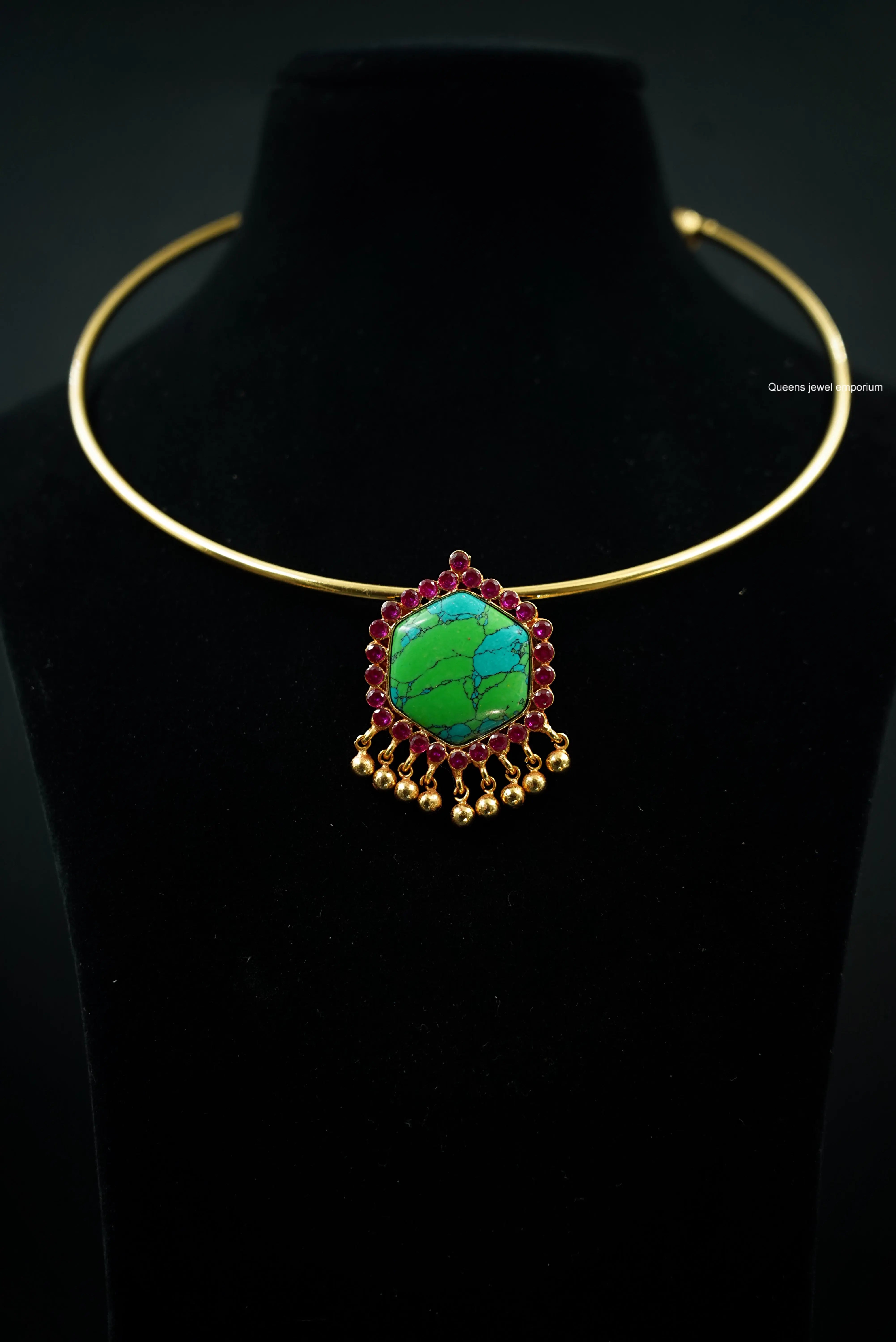 Naynika Pendant Queens_collections_add