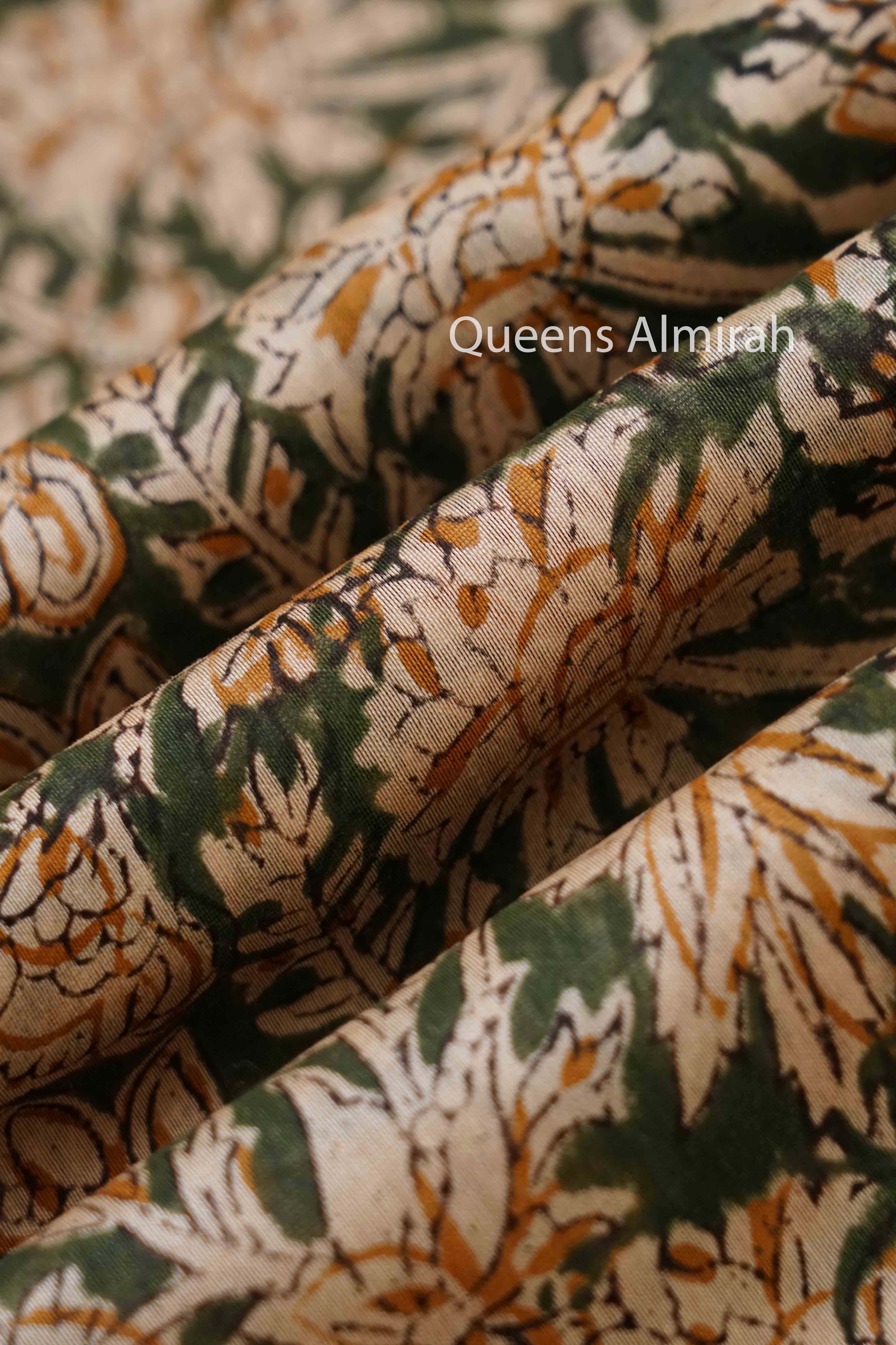 OFF WHITE WITH LUNER GREEN HAND BLOCKED CHANDERI SILK COTTON SAREE - Queens Jewel Emporium