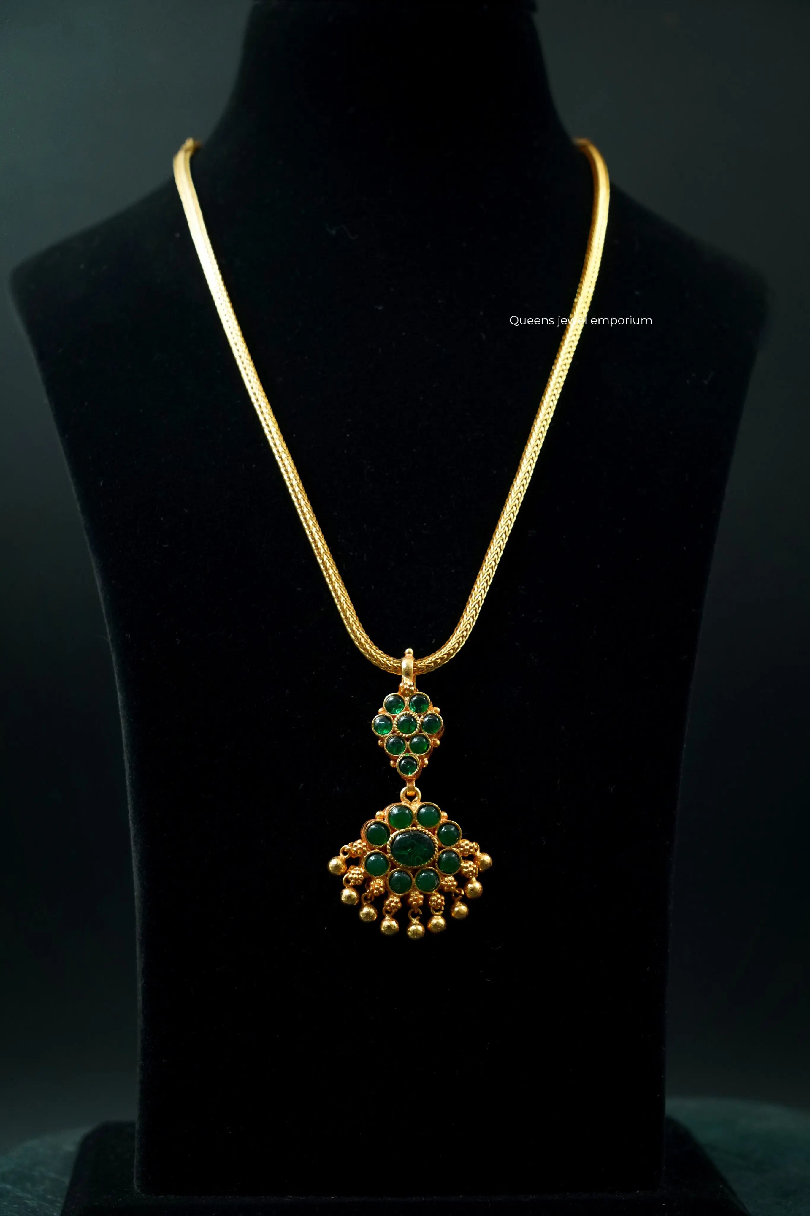 Oviya Pathakam pendant - Queens Jewel Emporium