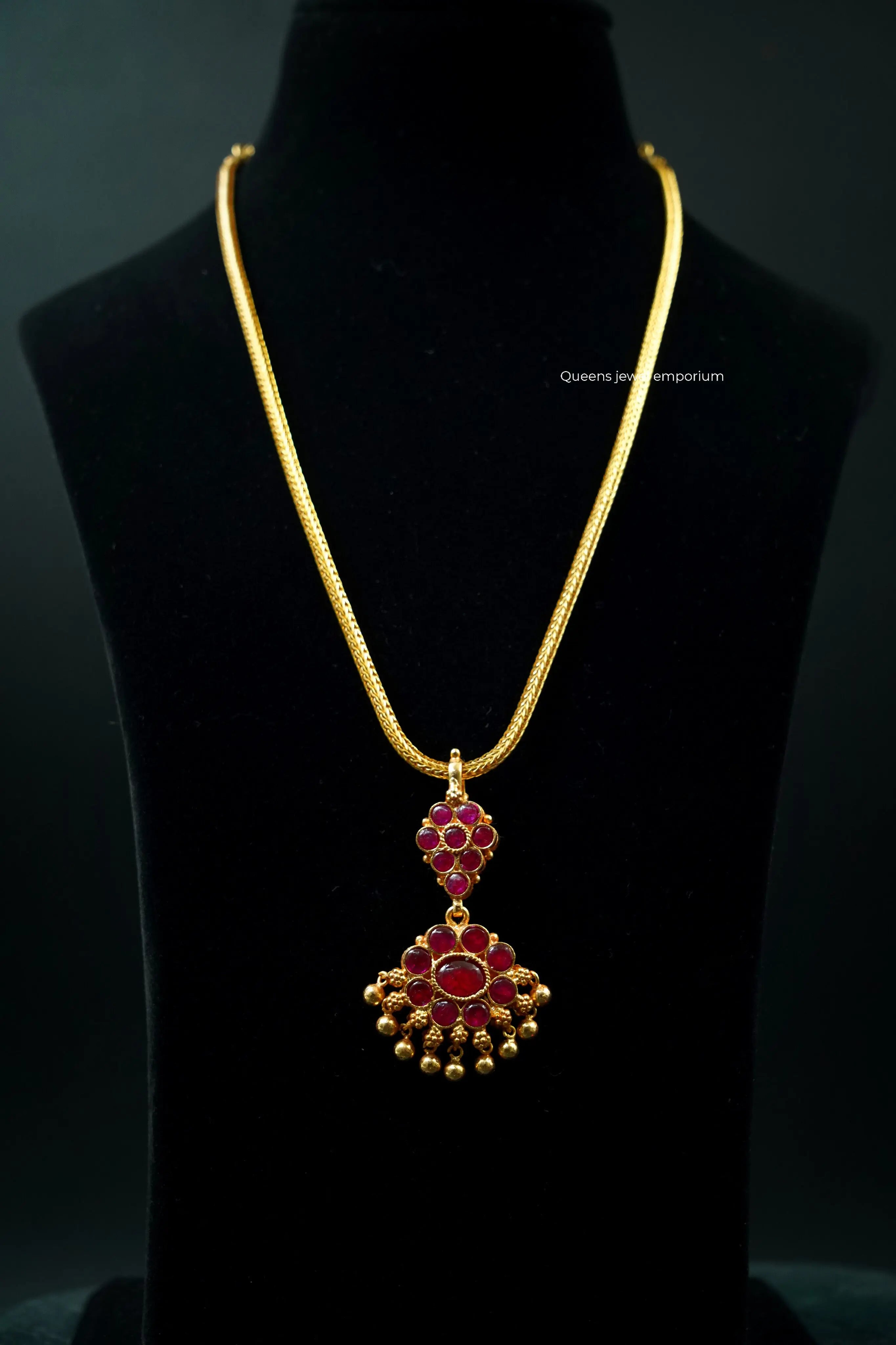 Oviya Pathakam pendant - Queens Jewel Emporium