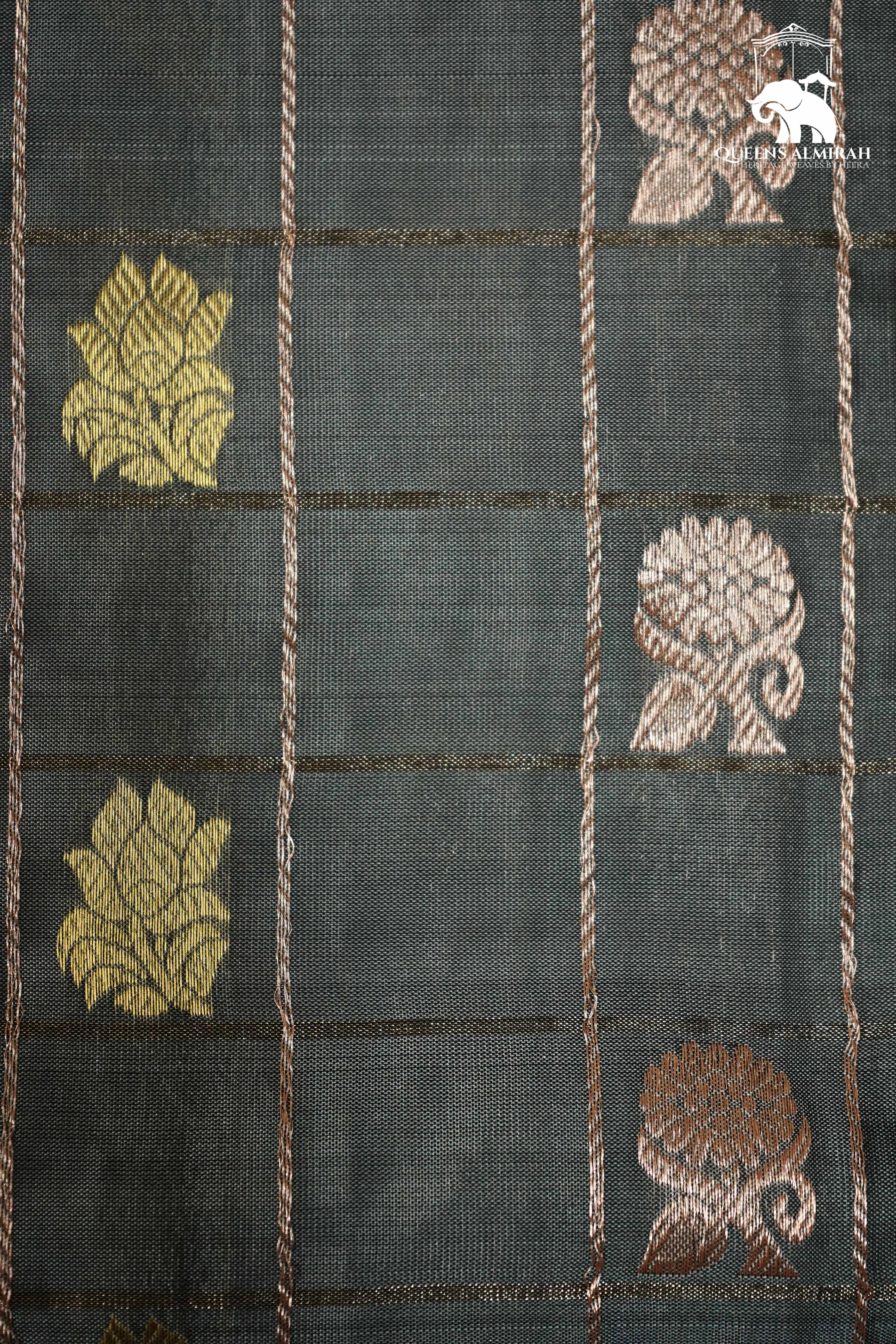 PALE SKY BLUE WITH NILE BLUE KANCHIVARAM SILK SAREE - Queens Jewel Emporium