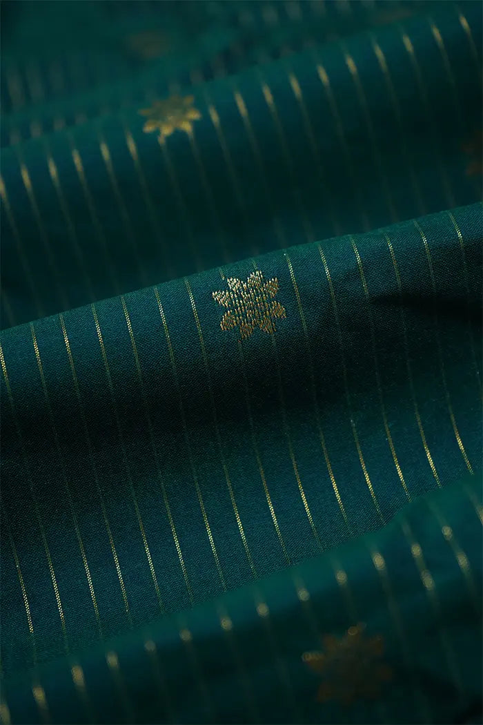 PALM GREEN WITH WINE RED MANGALGIRI GADWAL SAREE - Queens Jewel Emporium