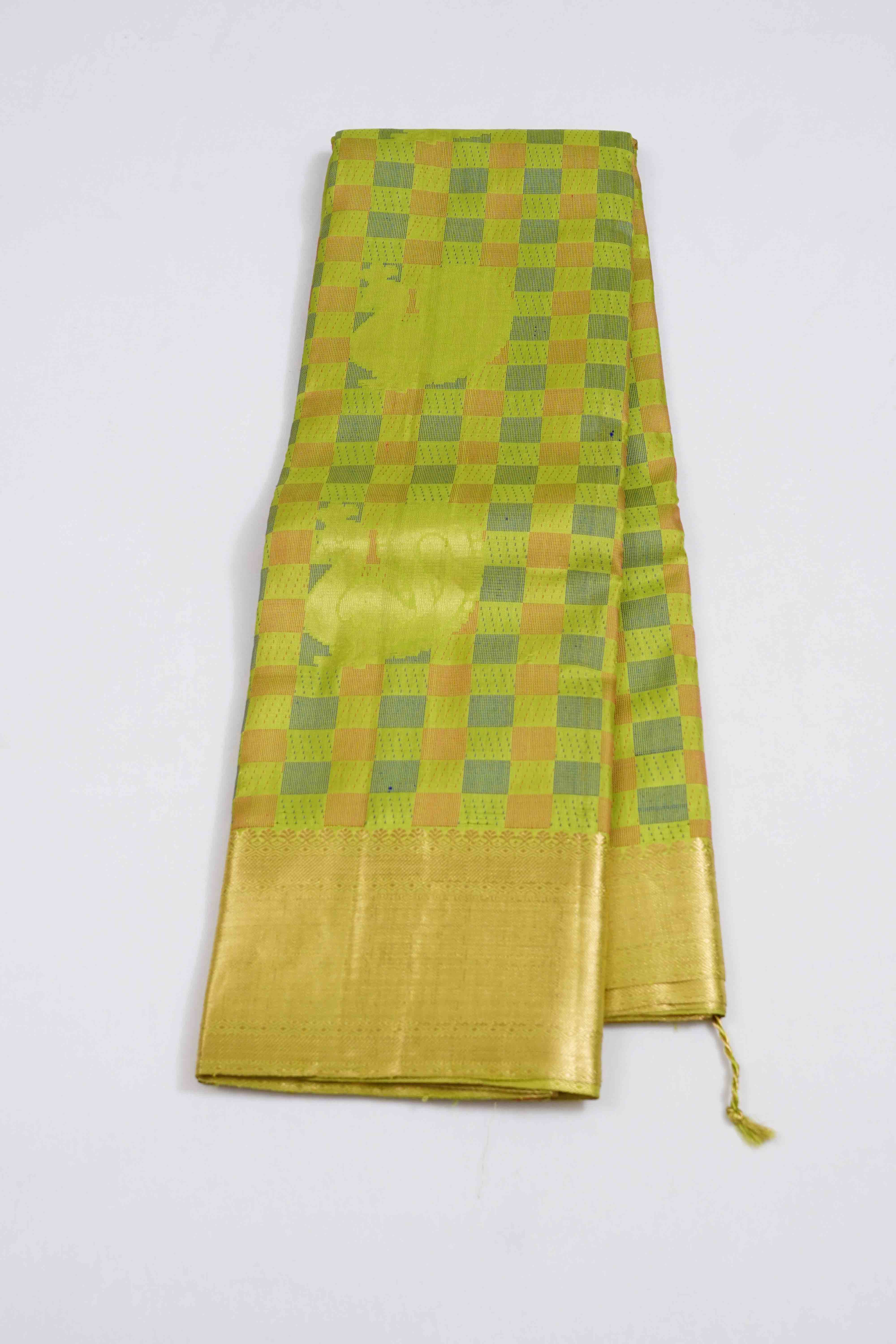PARROT GREEN PURE KANCHIVARAM SILK SAREE - Queens Jewel Emporium