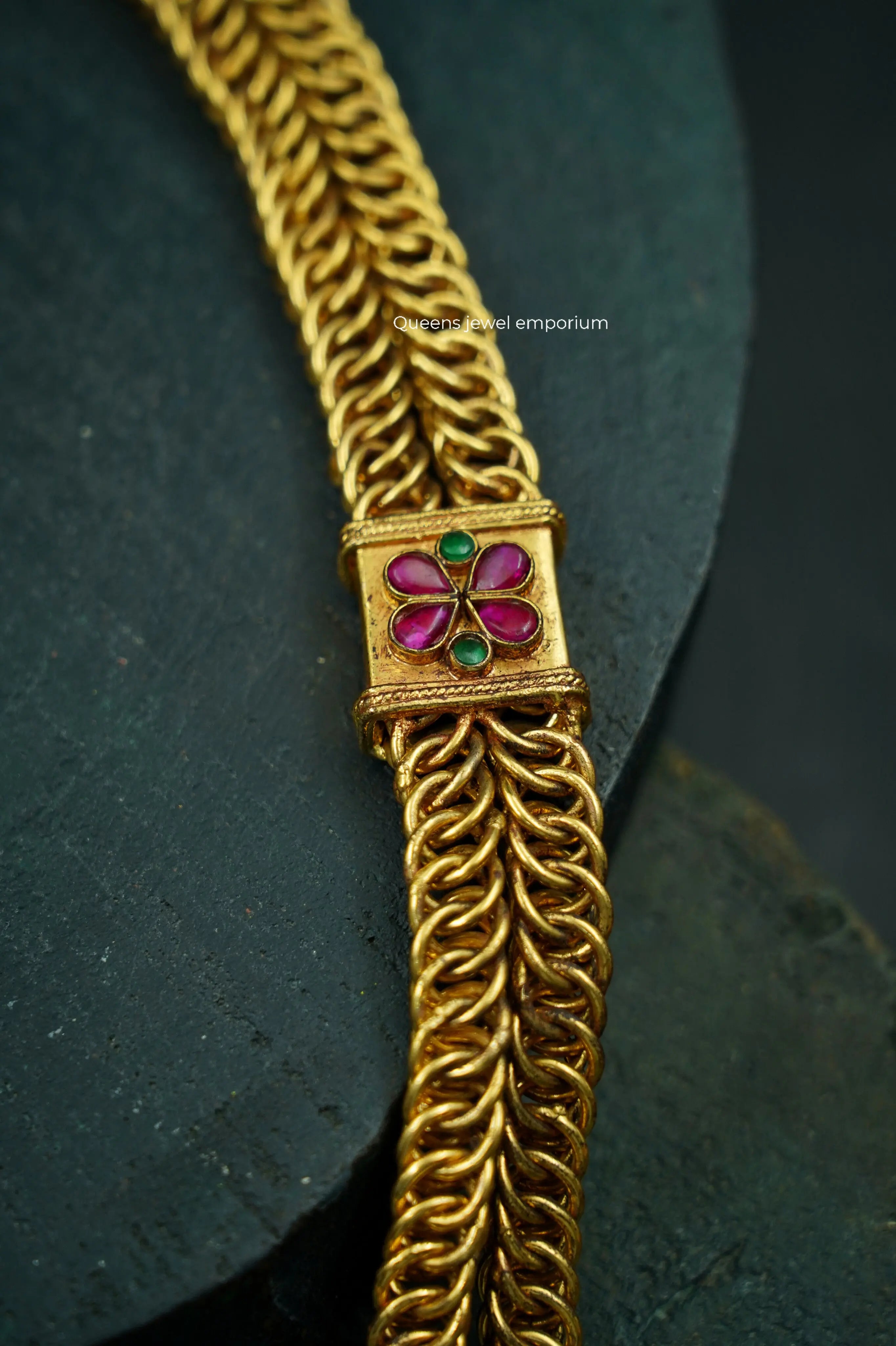 PARVATHI NAGAS HARAM - Queens Jewel Emporium